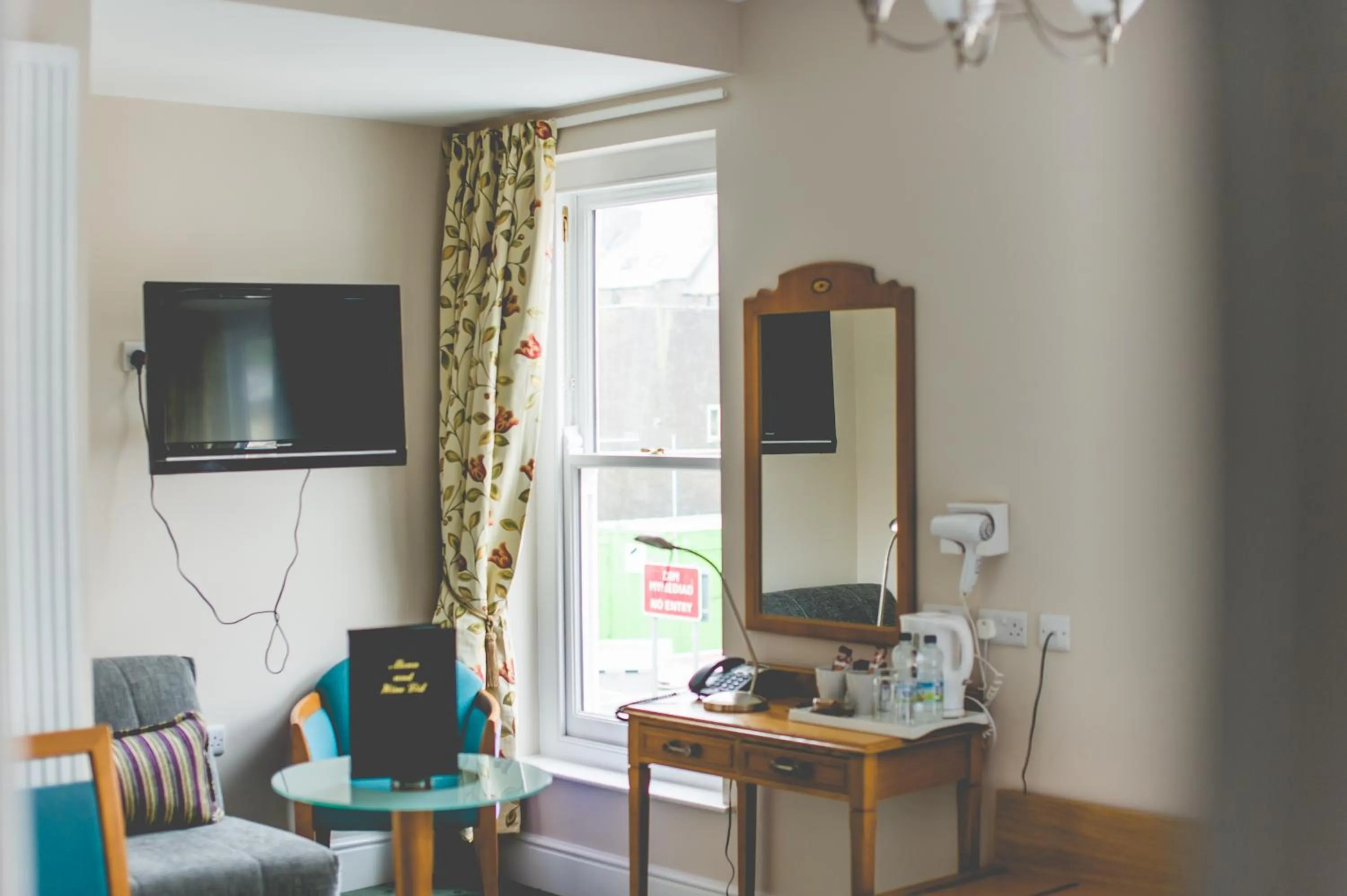 Seating area in Four Seasons Hotel