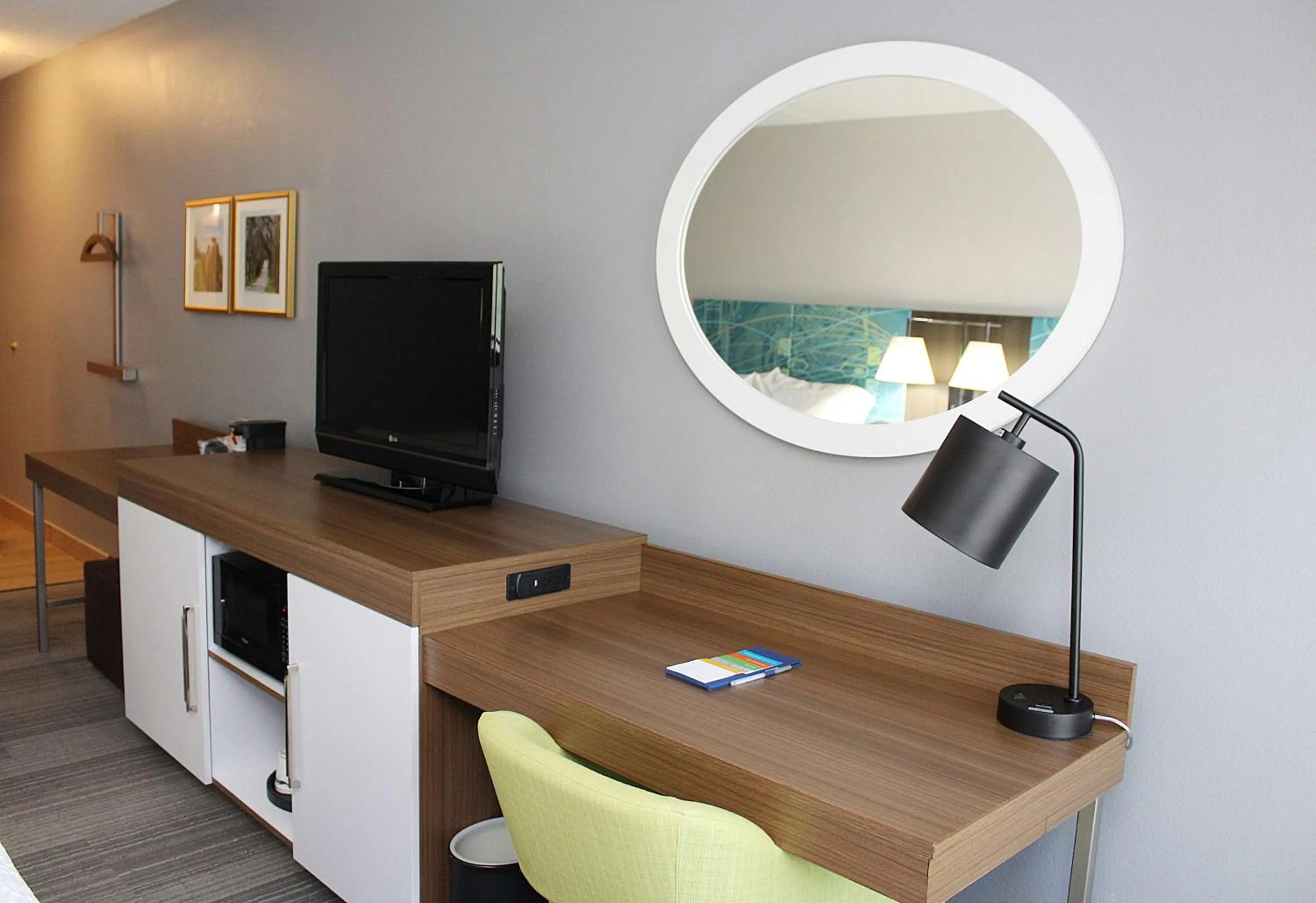 Bed in Hampton Inn Richmond KY