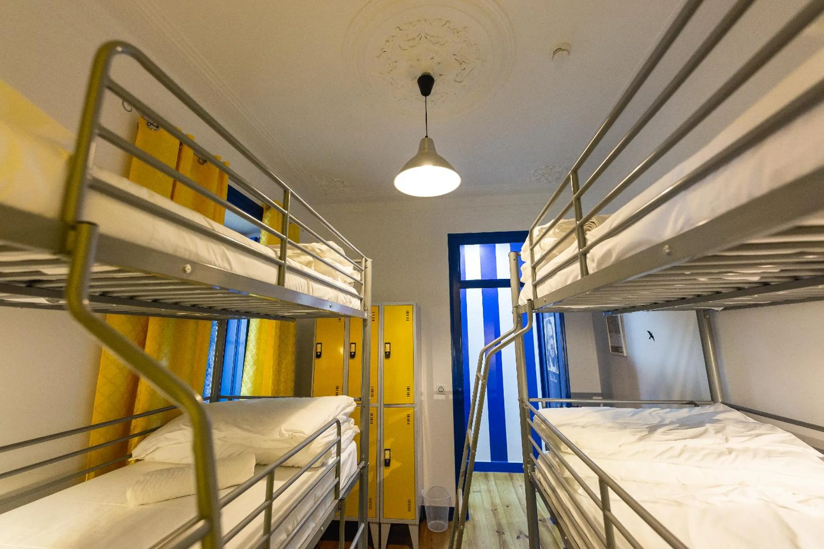 Photo of the whole room, Bed in Help Yourself Hostels - Parede