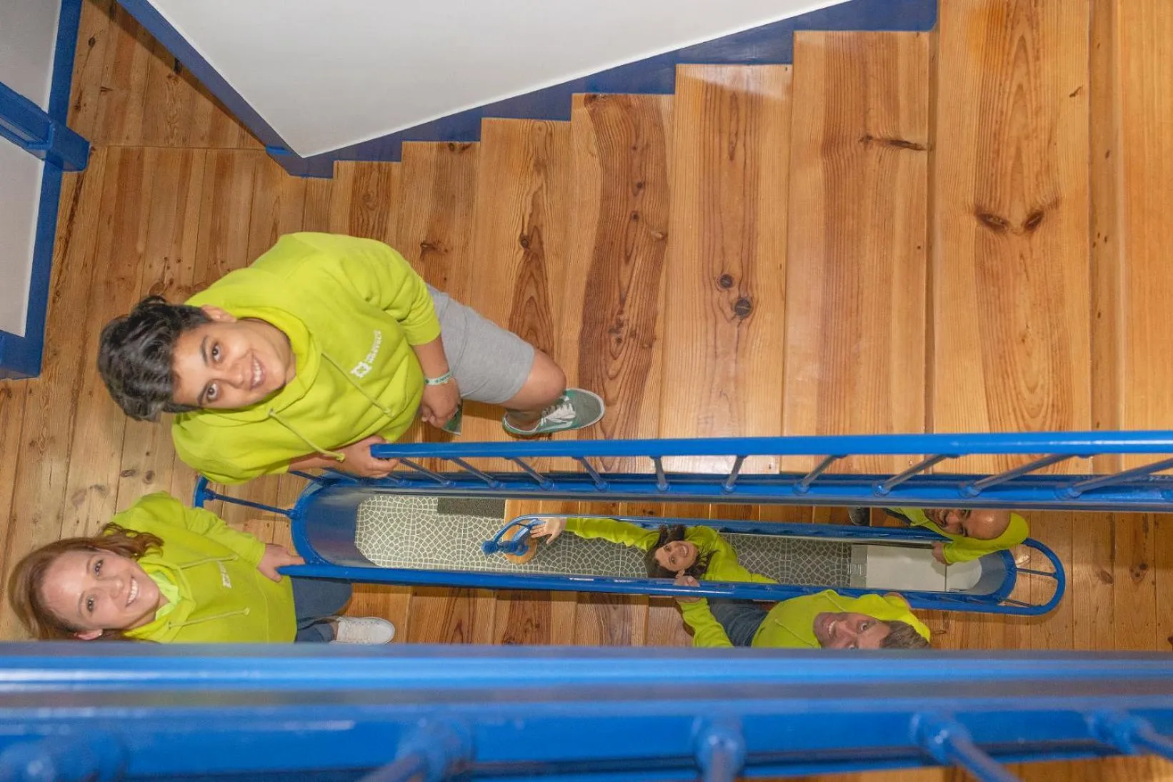 Property building in Help Yourself Hostels - Parede