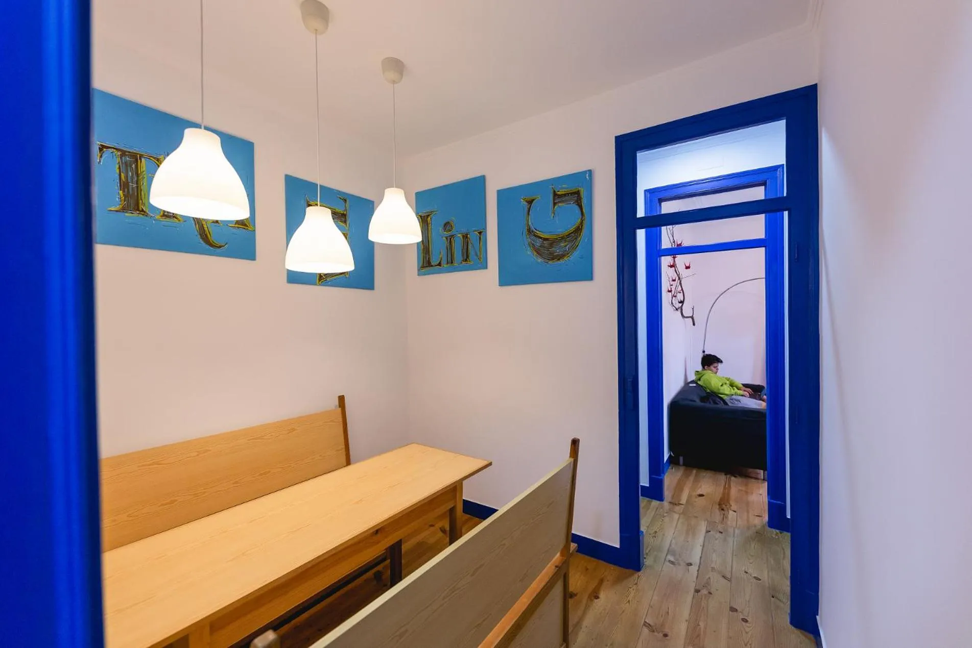 Meals, Bed in Help Yourself Hostels - Parede