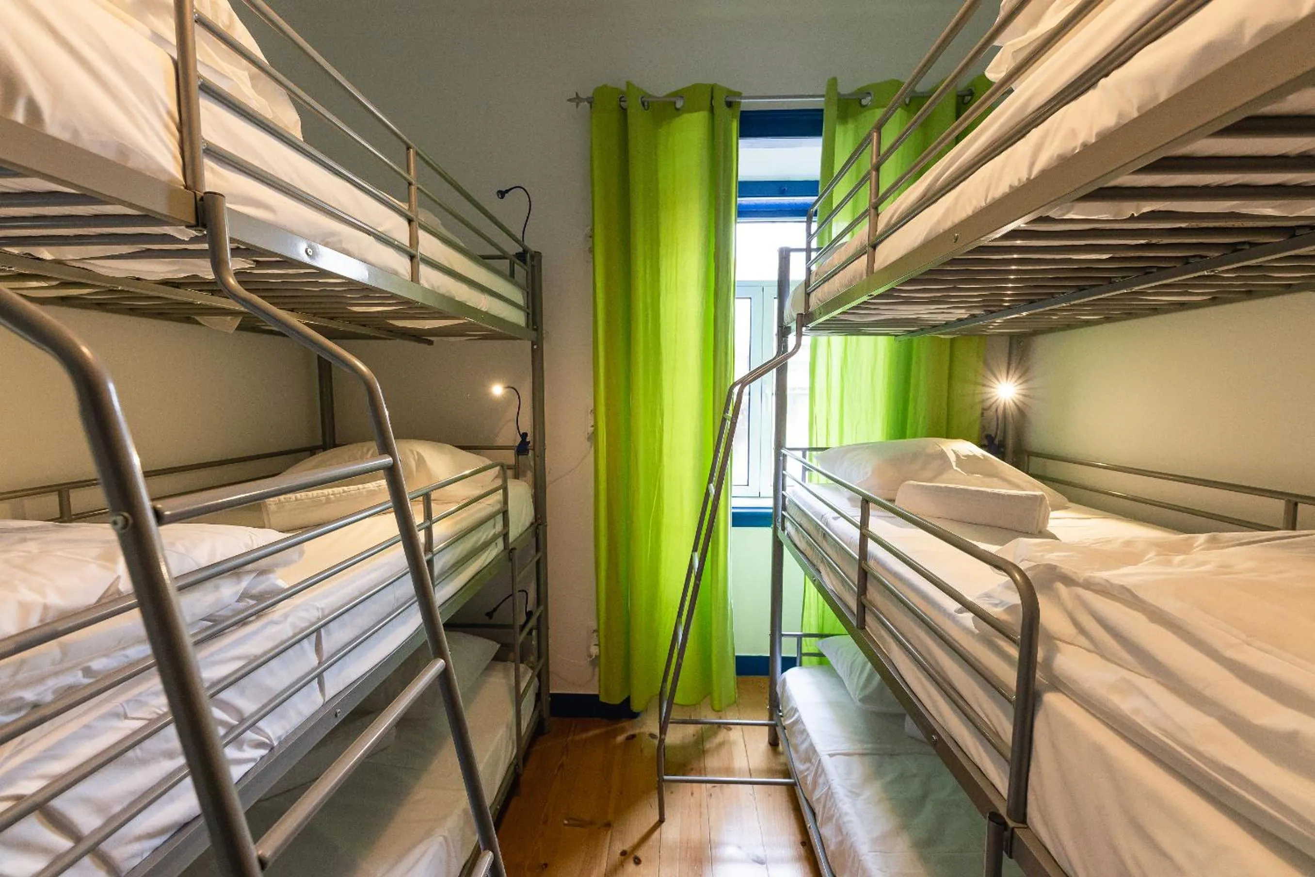 Photo of the whole room, Bed in Help Yourself Hostels - Parede