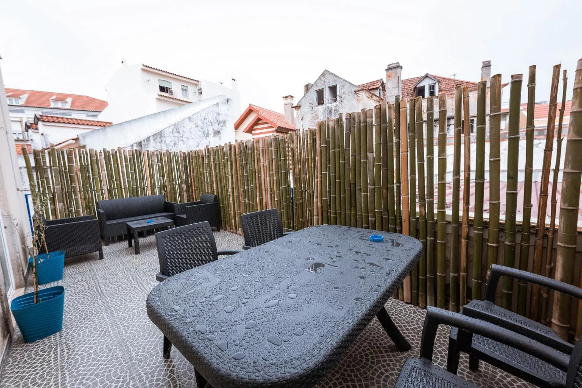 Balcony/Terrace in Help Yourself Hostels - Parede
