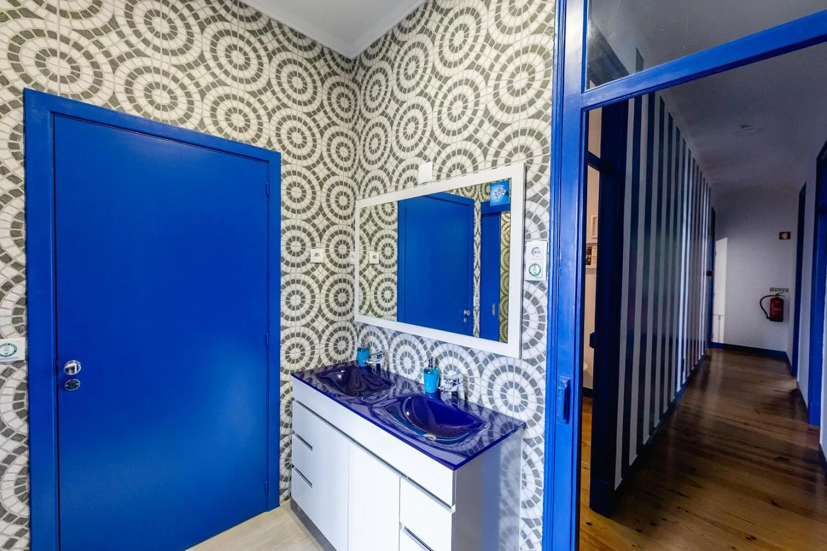 Toilet in Help Yourself Hostels - Parede