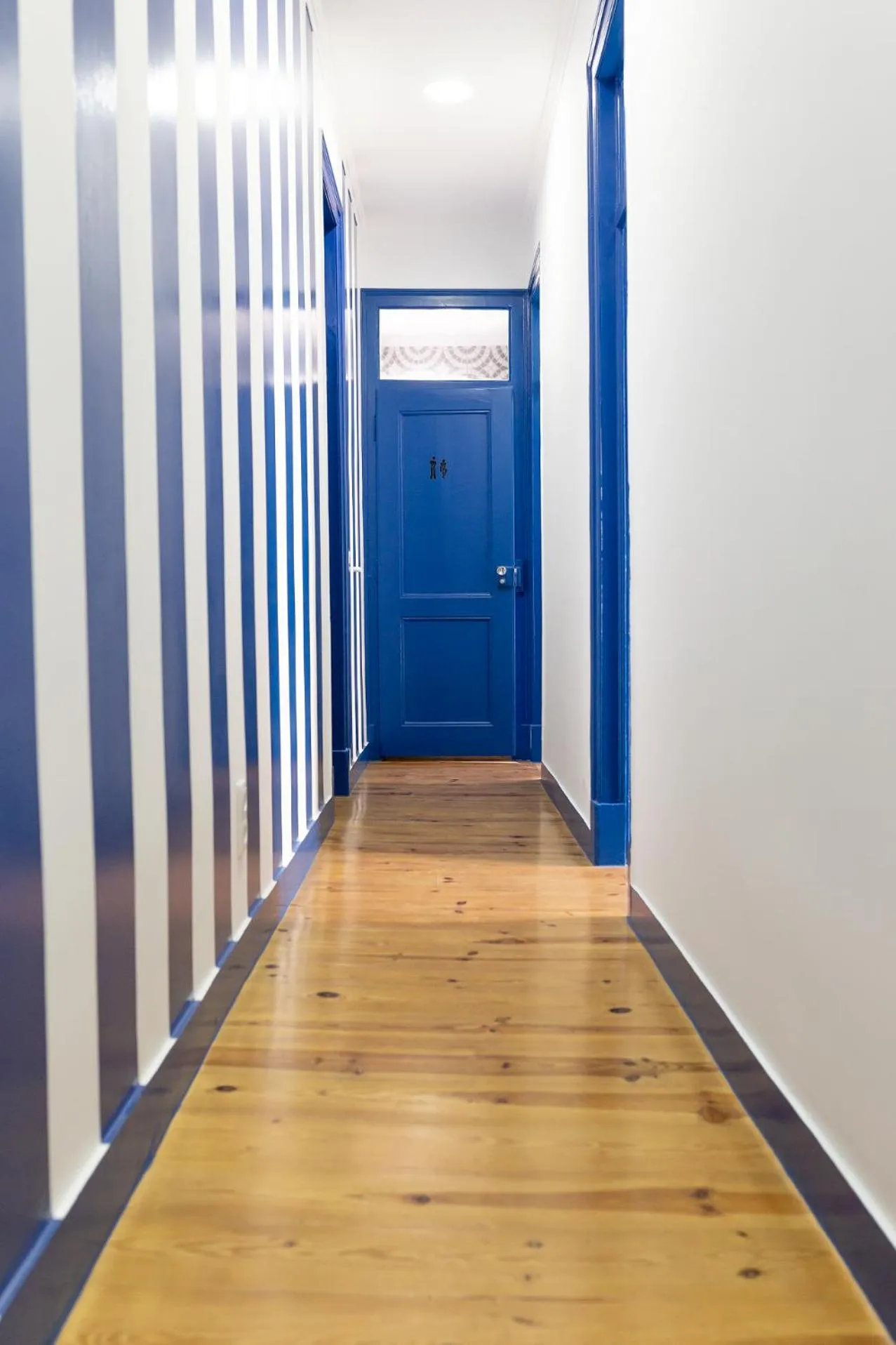 Property building in Help Yourself Hostels - Parede