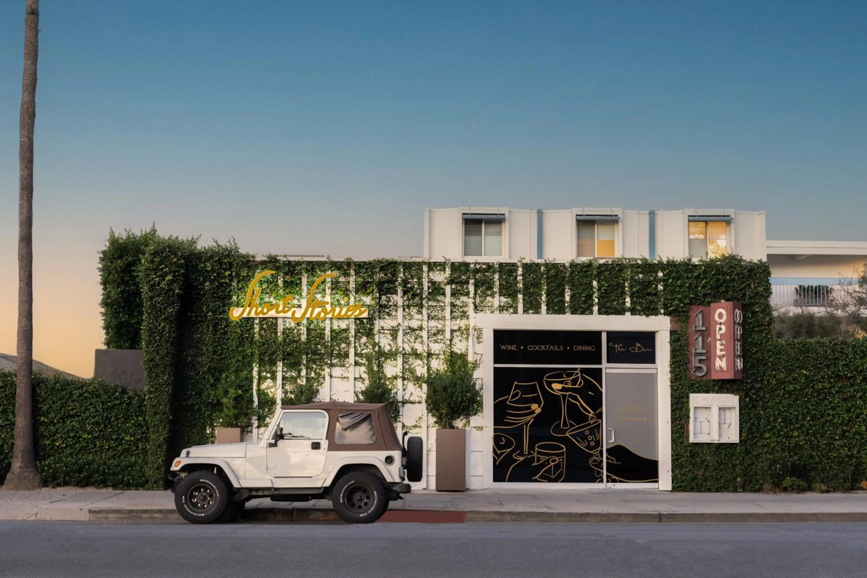 Property building in Short Stories Hotel Near The Grove