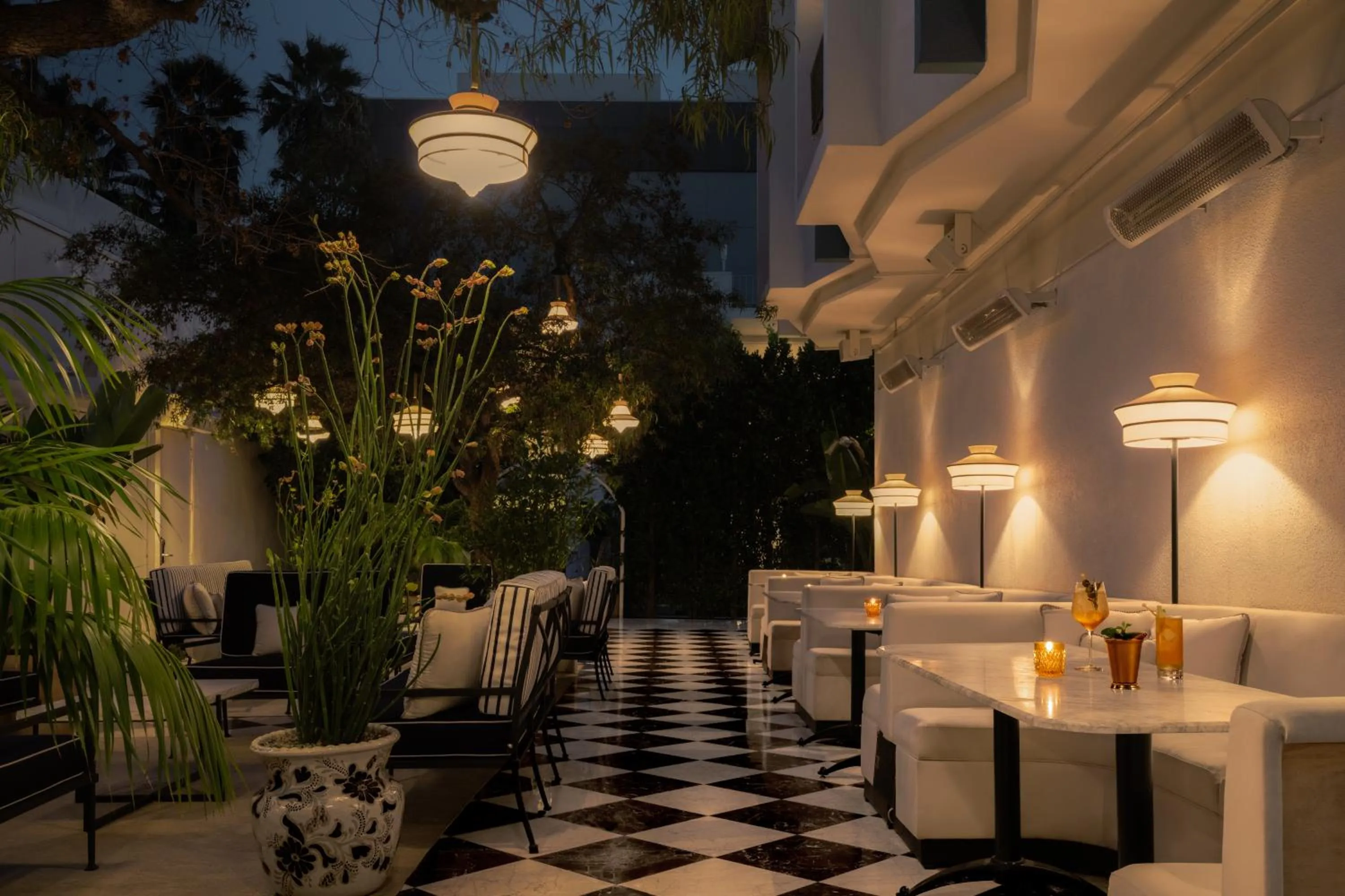 Patio in Short Stories Hotel Near The Grove