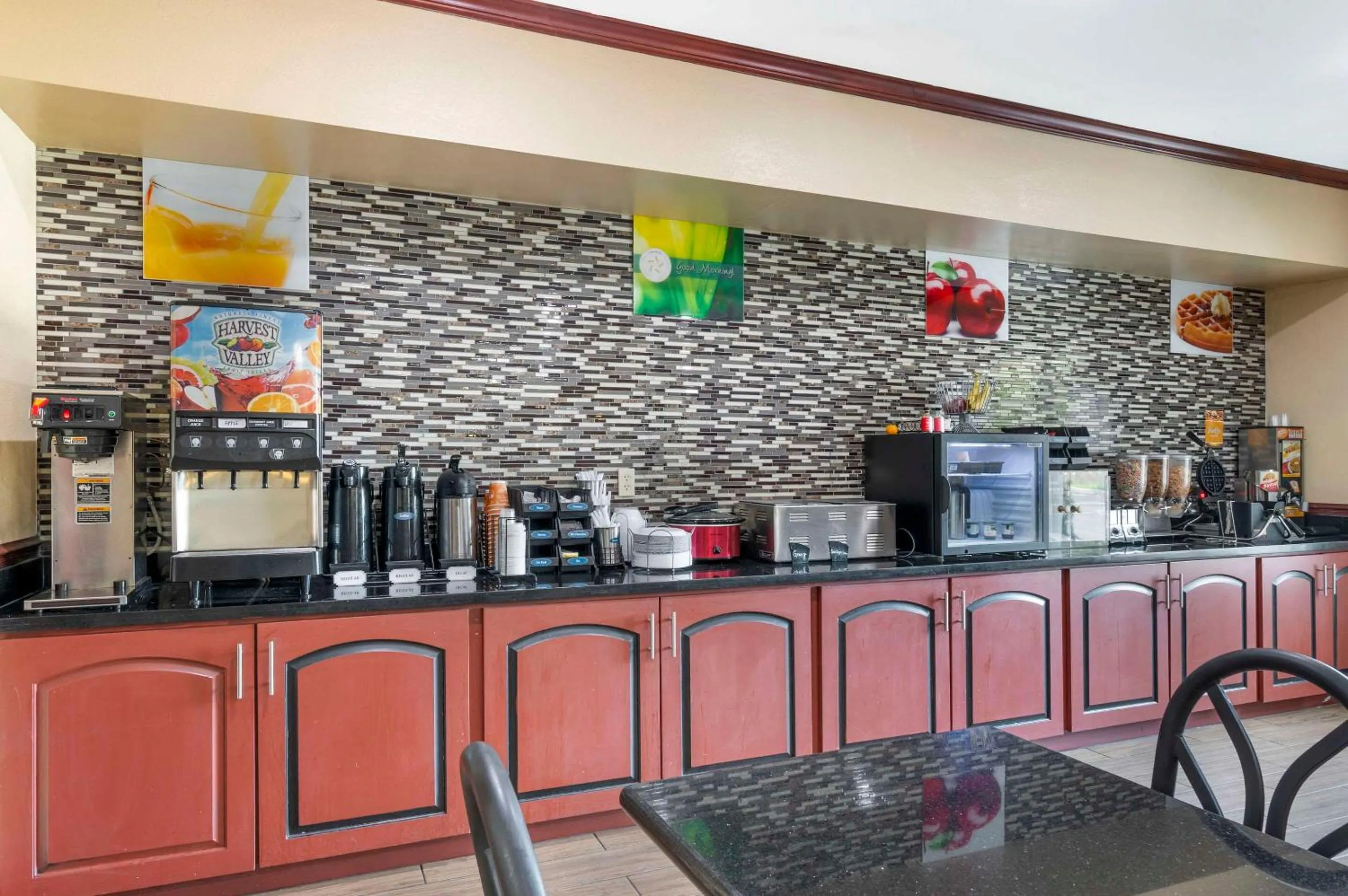 Breakfast in Quality Suites