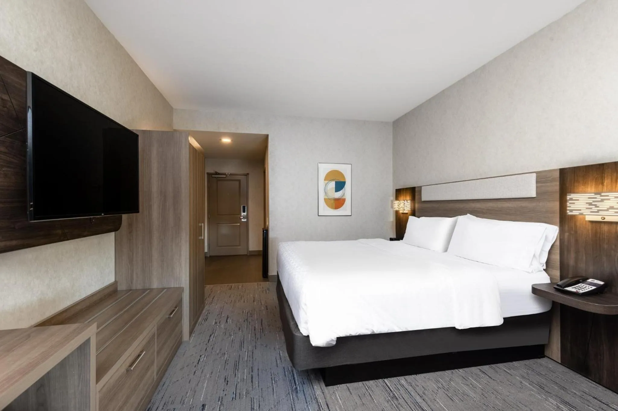 Photo of the whole room, Bed in Holiday Inn Express and Suites Missoula by IHG