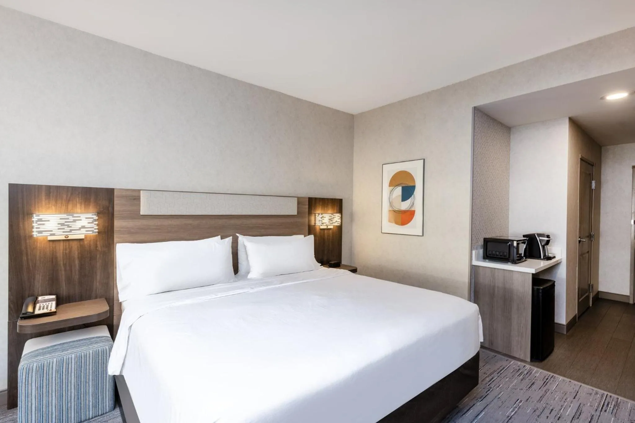 Photo of the whole room, Bed in Holiday Inn Express and Suites Missoula by IHG