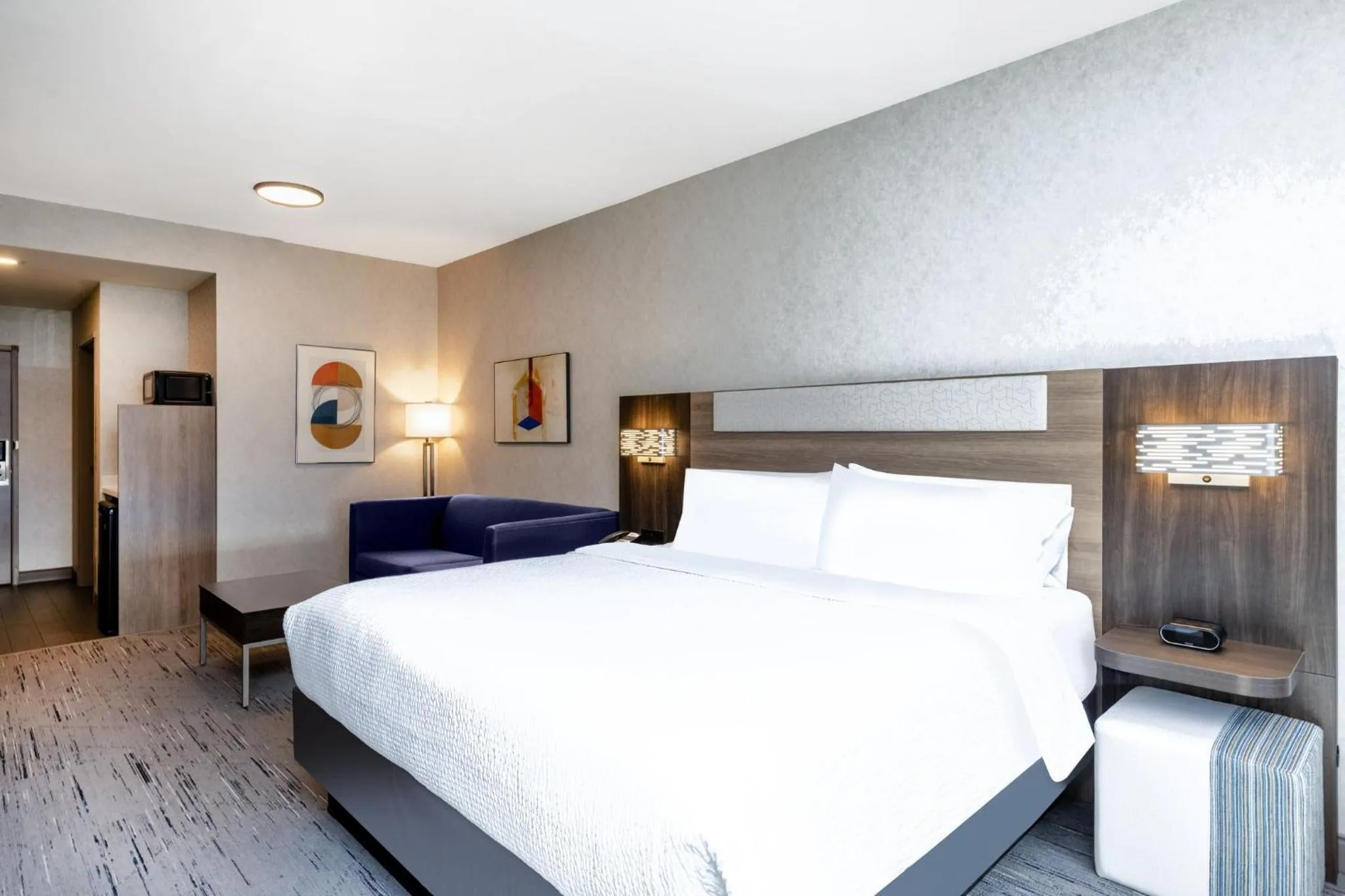 Photo of the whole room, Bed in Holiday Inn Express and Suites Missoula by IHG