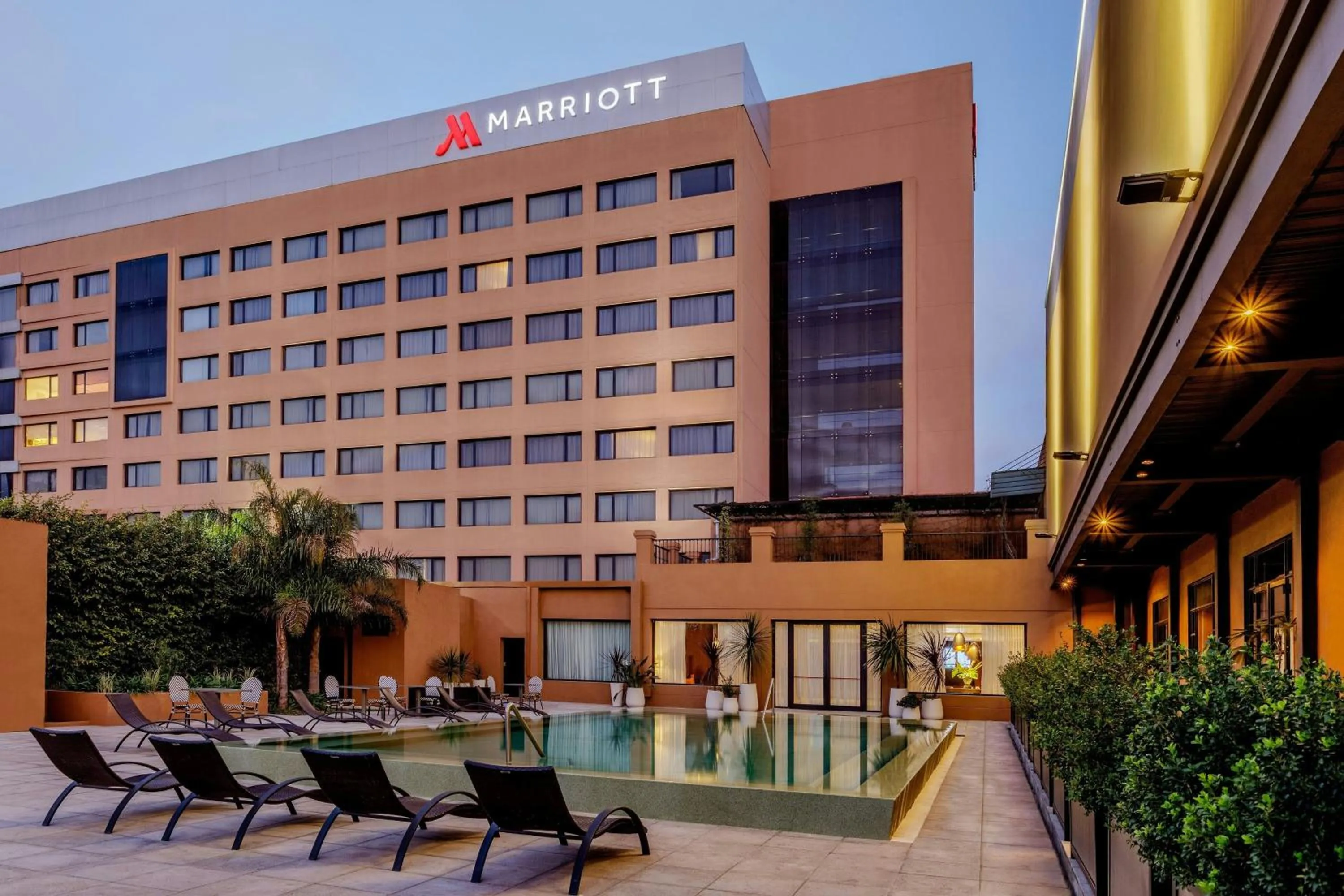 Swimming pool in Marriott Hotel Buenos Aires Ezeiza Airport