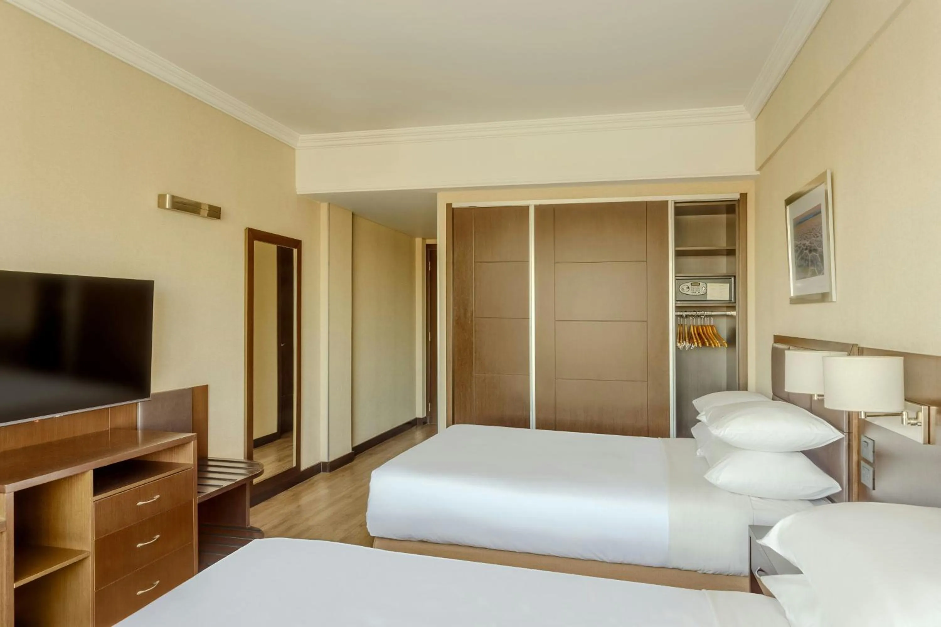 Photo of the whole room, Bed in Marriott Hotel Buenos Aires Ezeiza Airport