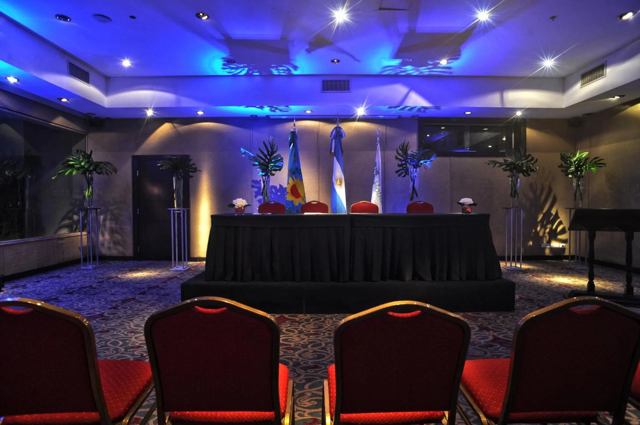 Meeting/conference room in Holiday Inn Ezeiza Airport, an IHG Hotel