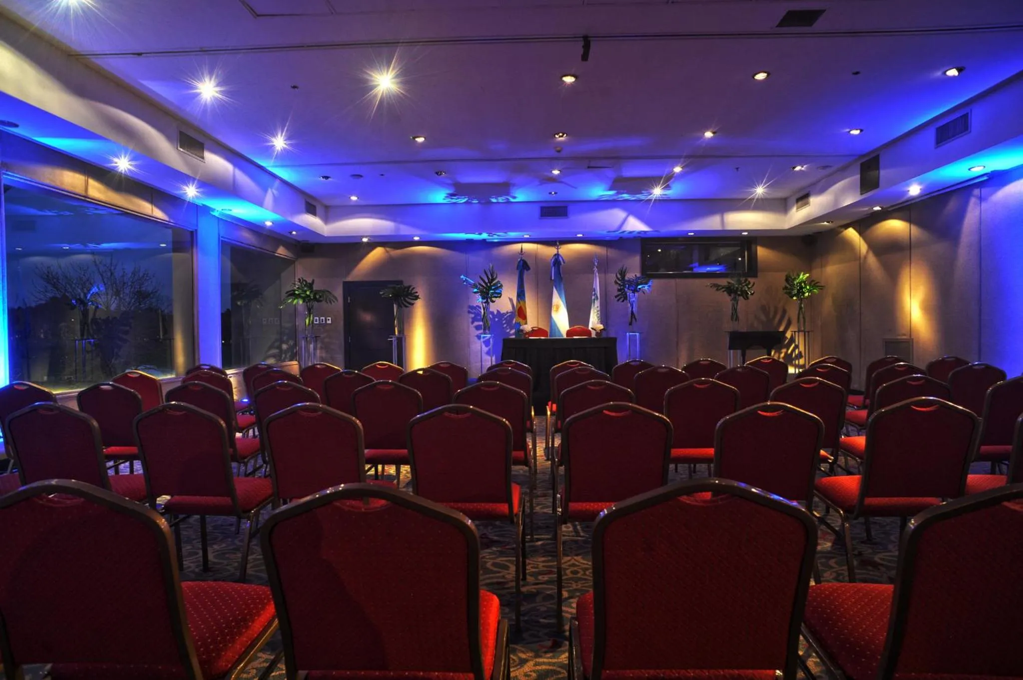 Meeting/conference room in Holiday Inn Ezeiza Airport, an IHG Hotel