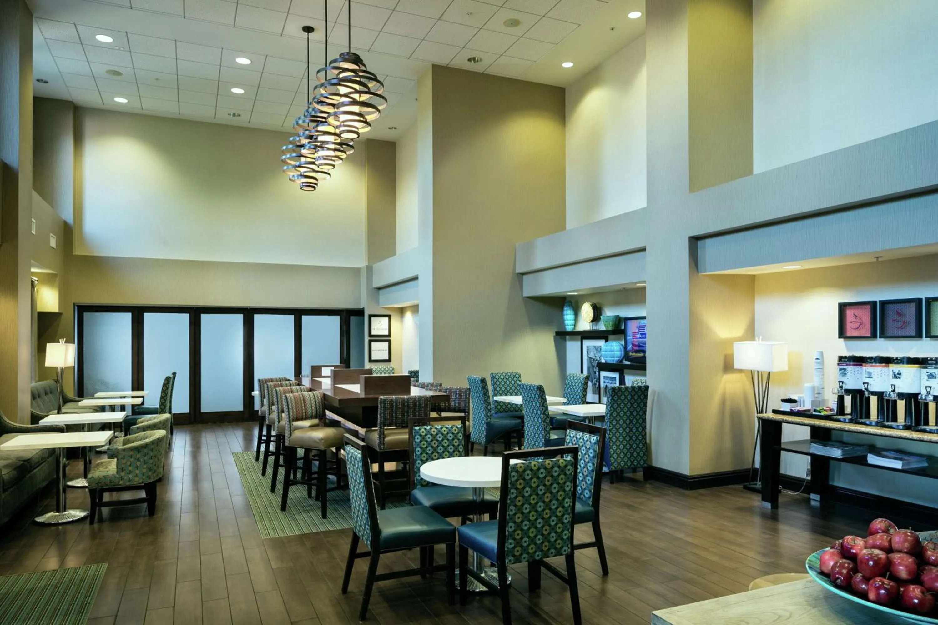 Dining area in Hampton Inn & Suites Arroyo Grande