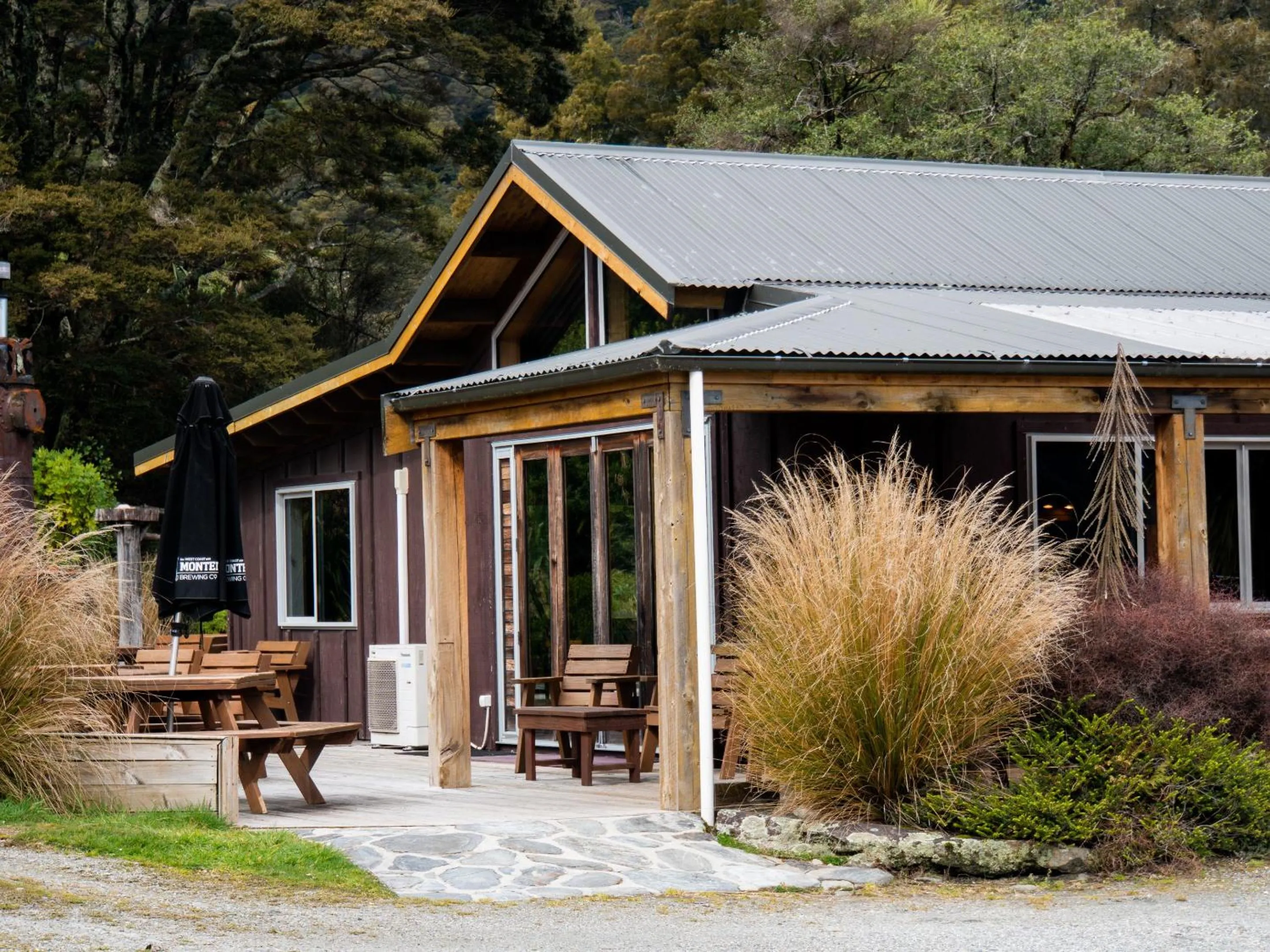 Property building in Wonderland Makarora Lodge