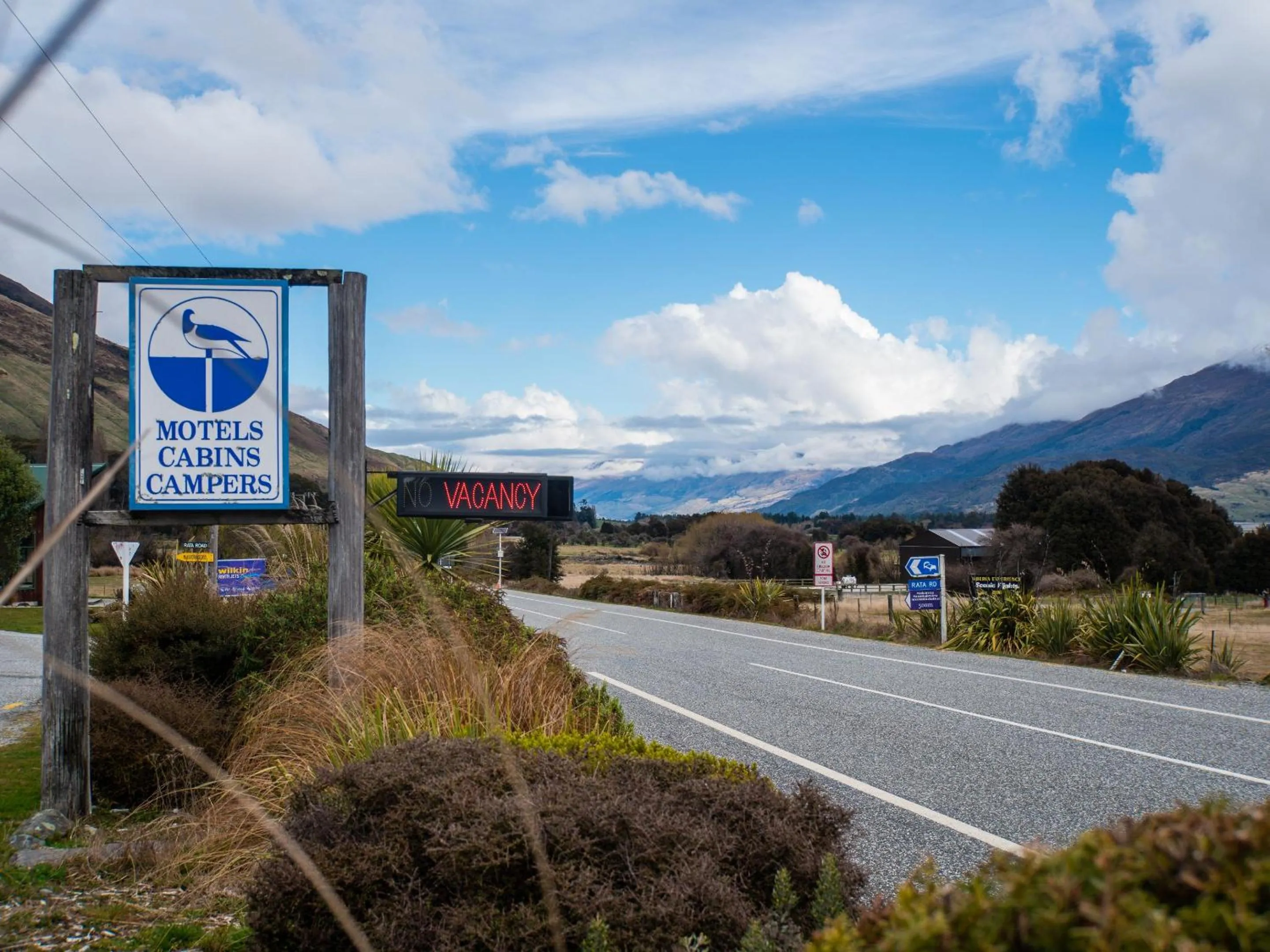 Property logo or sign in Wonderland Makarora Lodge
