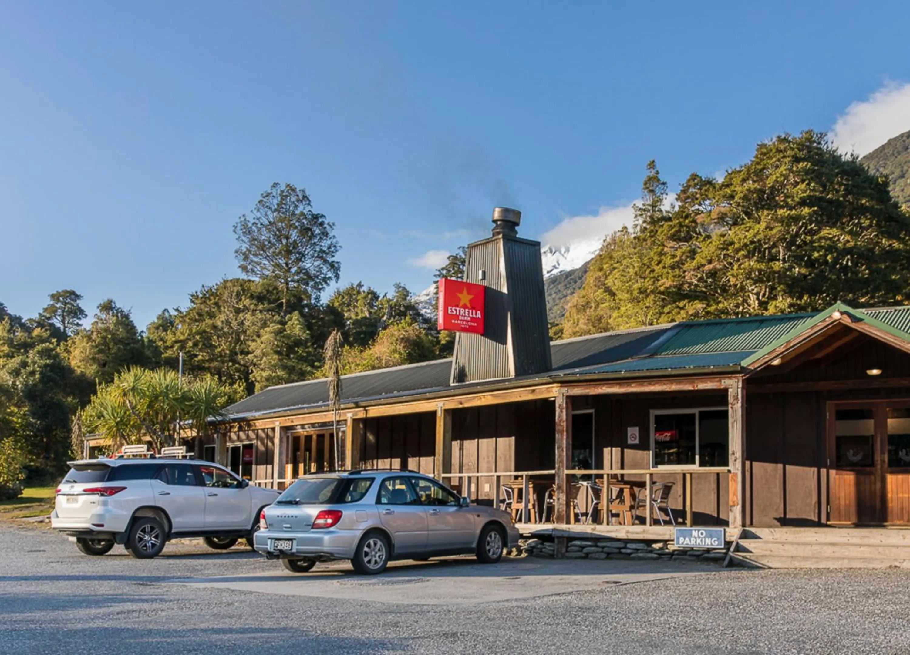 Property building in Wonderland Makarora Lodge