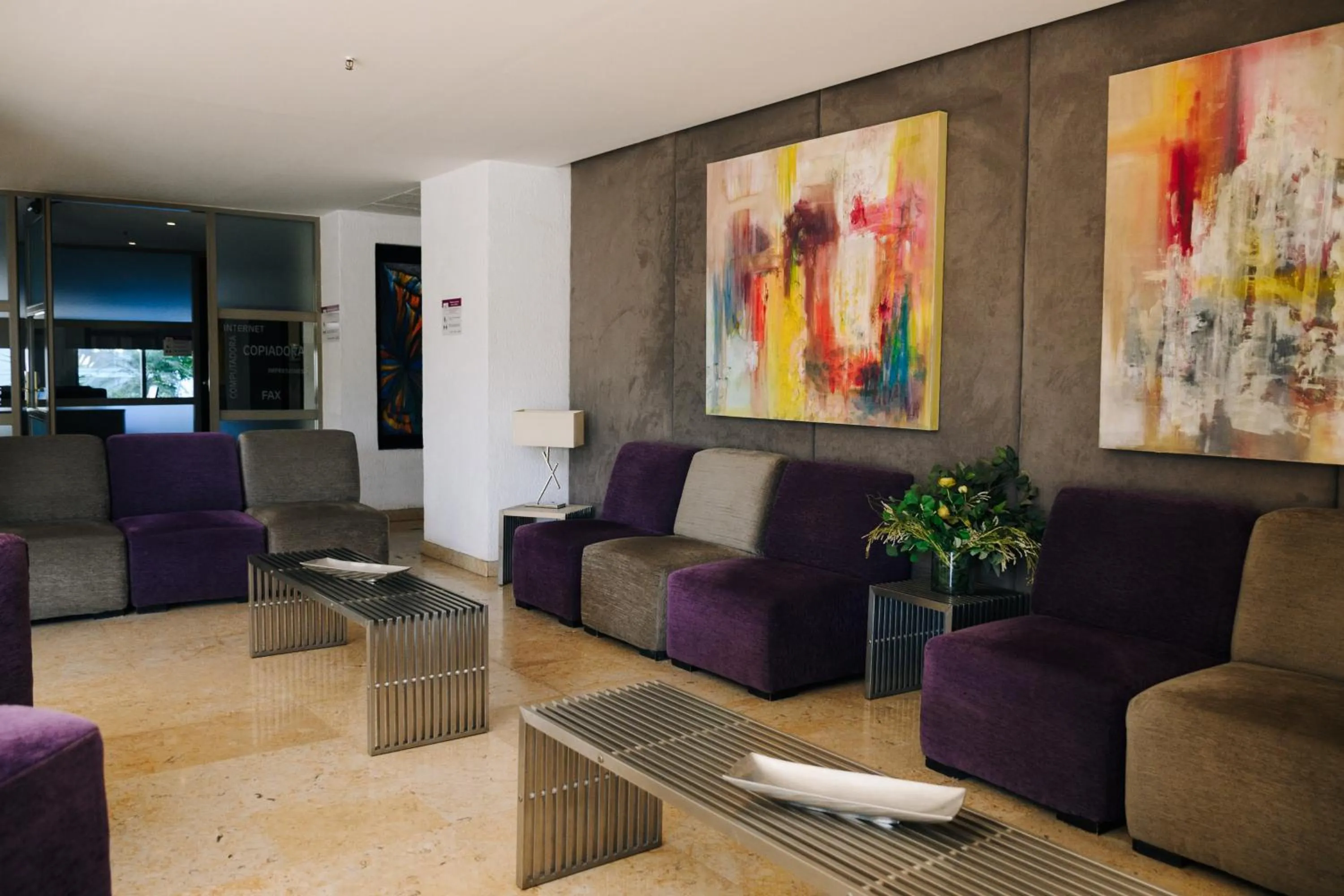 Living room in Hotel Victoria Express