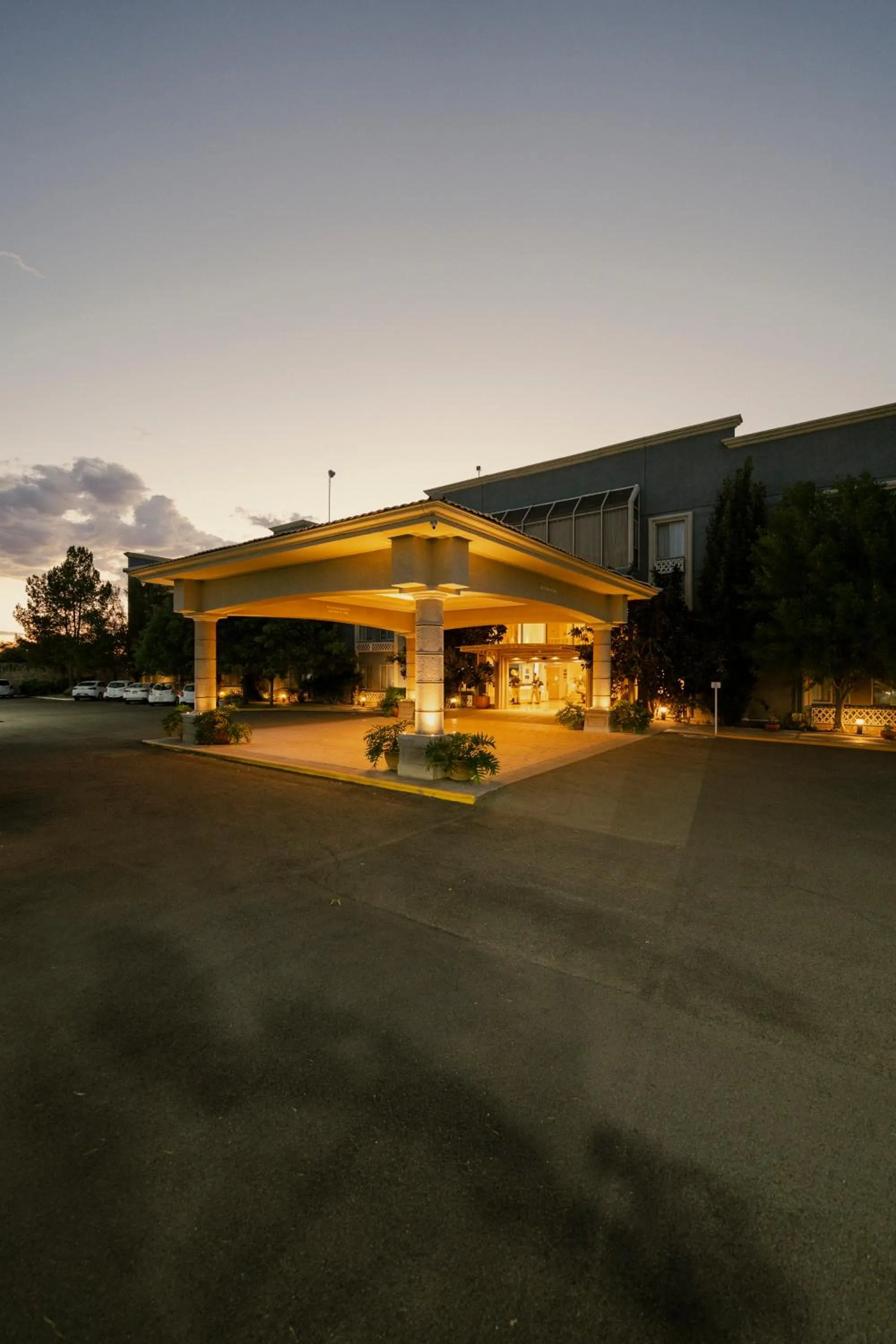 Facade/entrance in Hotel Victoria Express