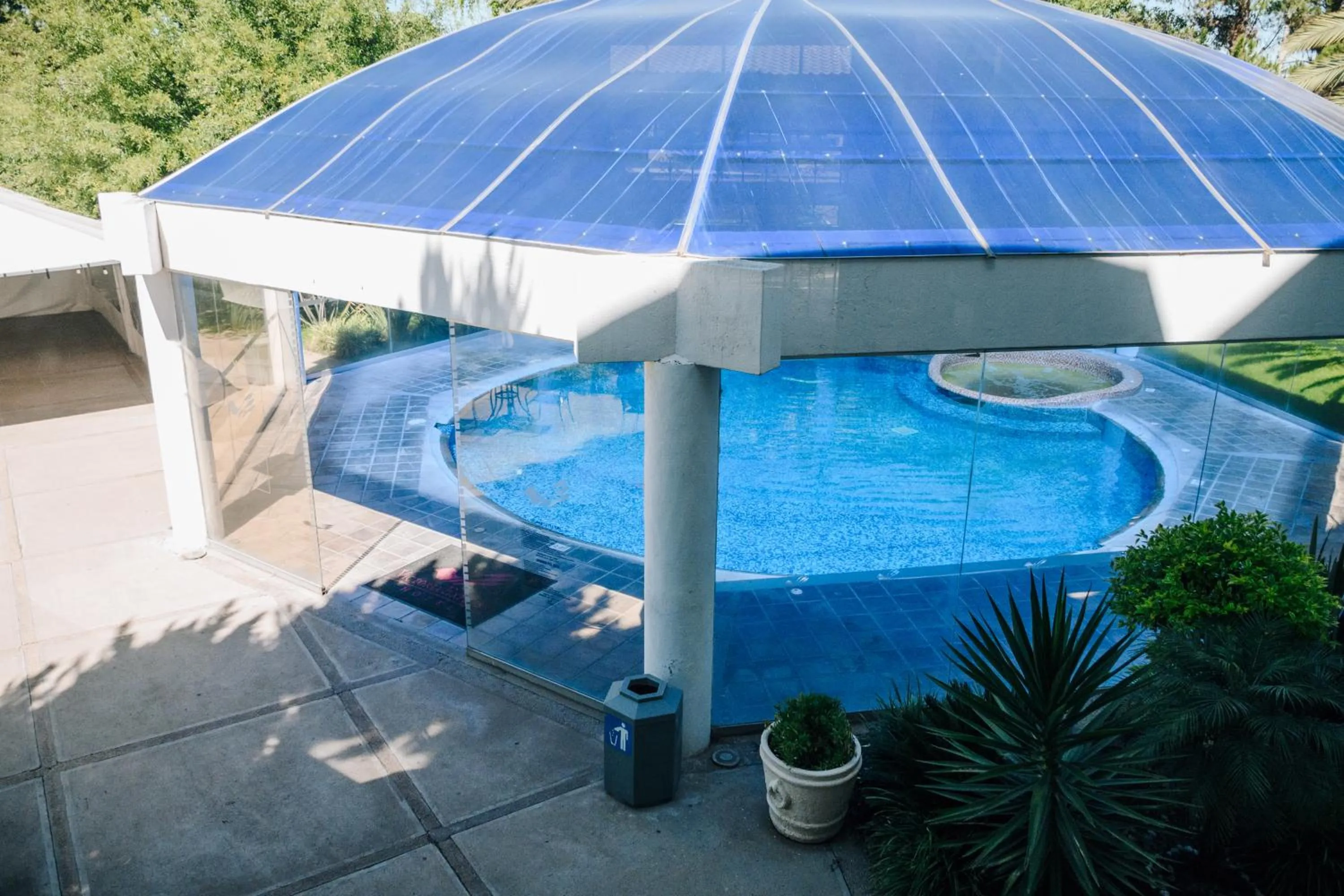 Pool view in Hotel Victoria Express