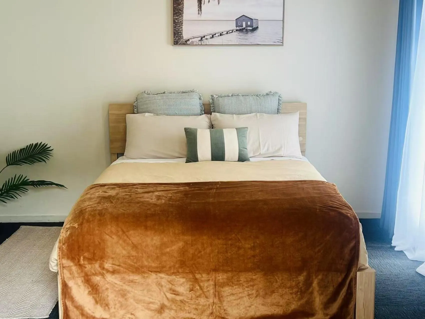 Bed in AAA Northlands Motel