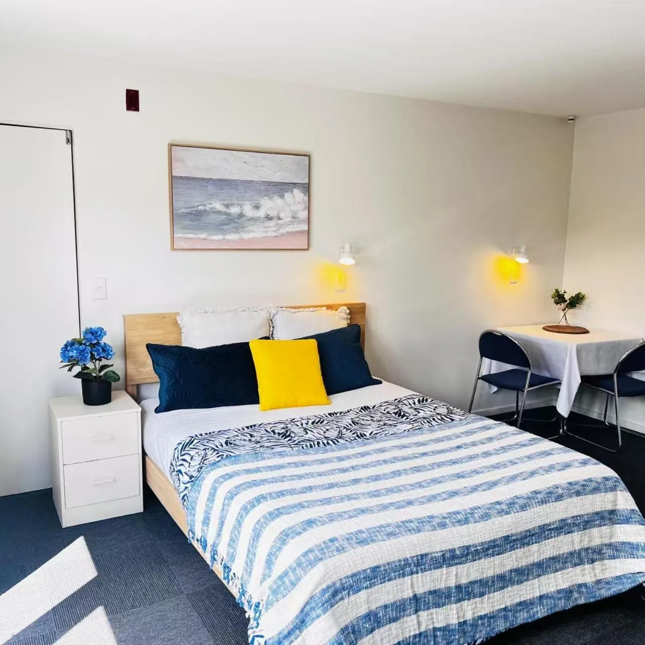 Bed in AAA Northlands Motel