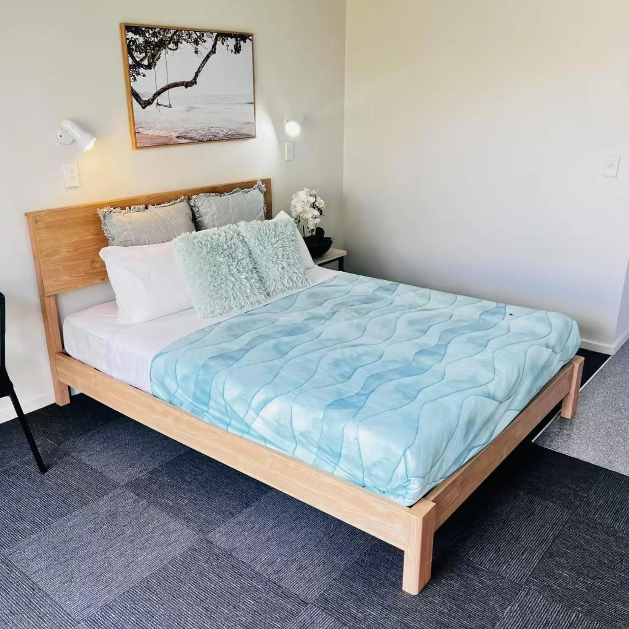 Bed in AAA Northlands Motel