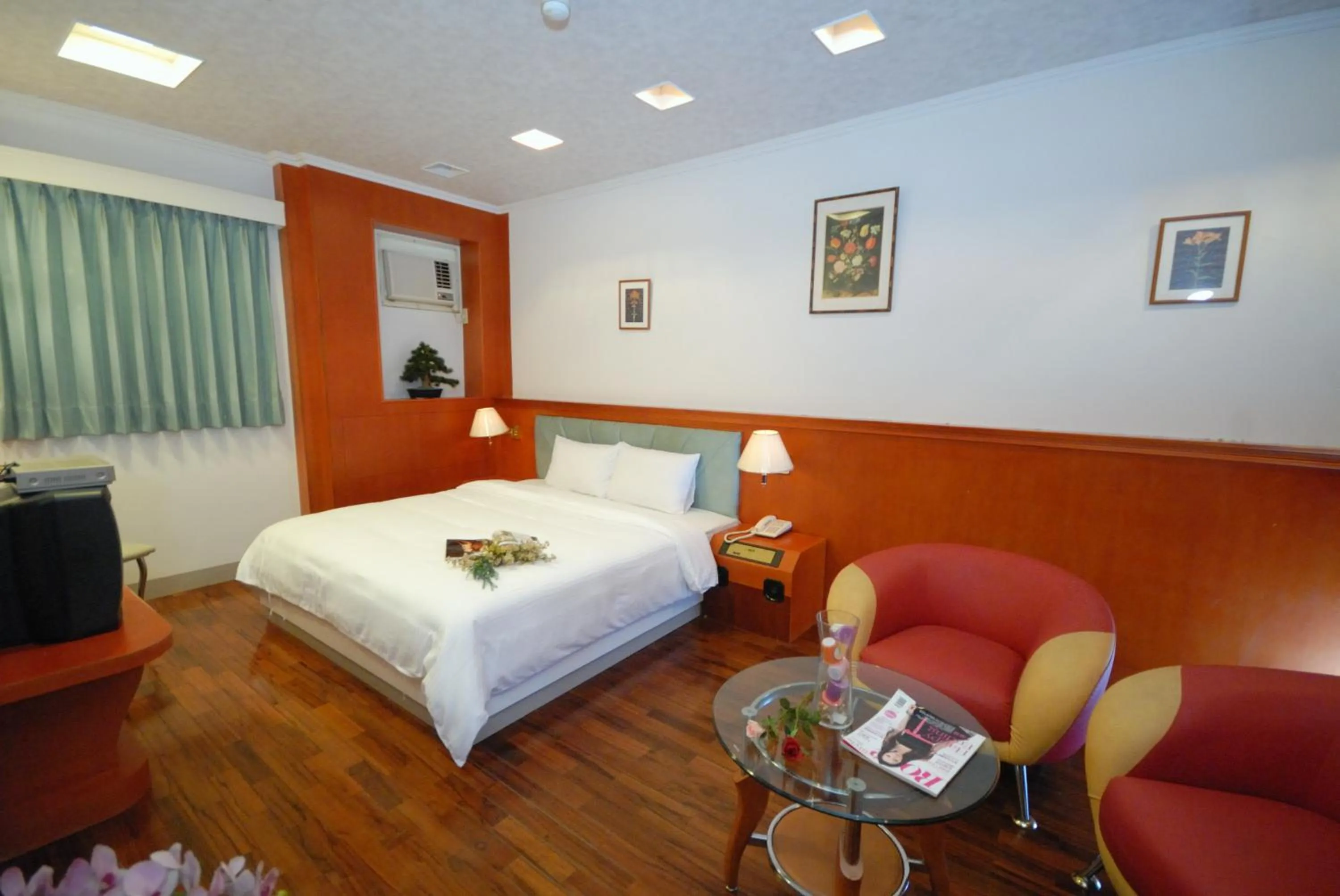 Bed in Long Shan Hotel