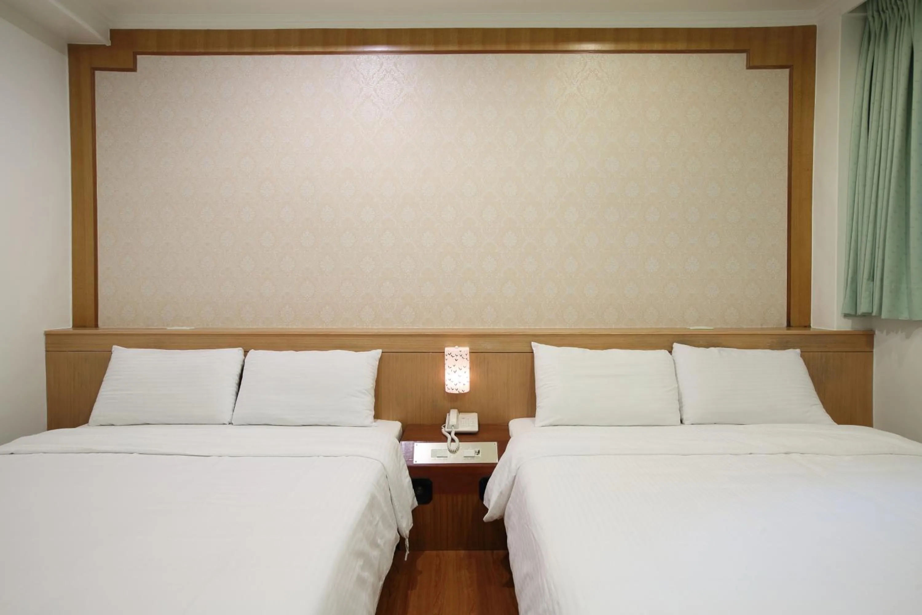 Bed in Long Shan Hotel