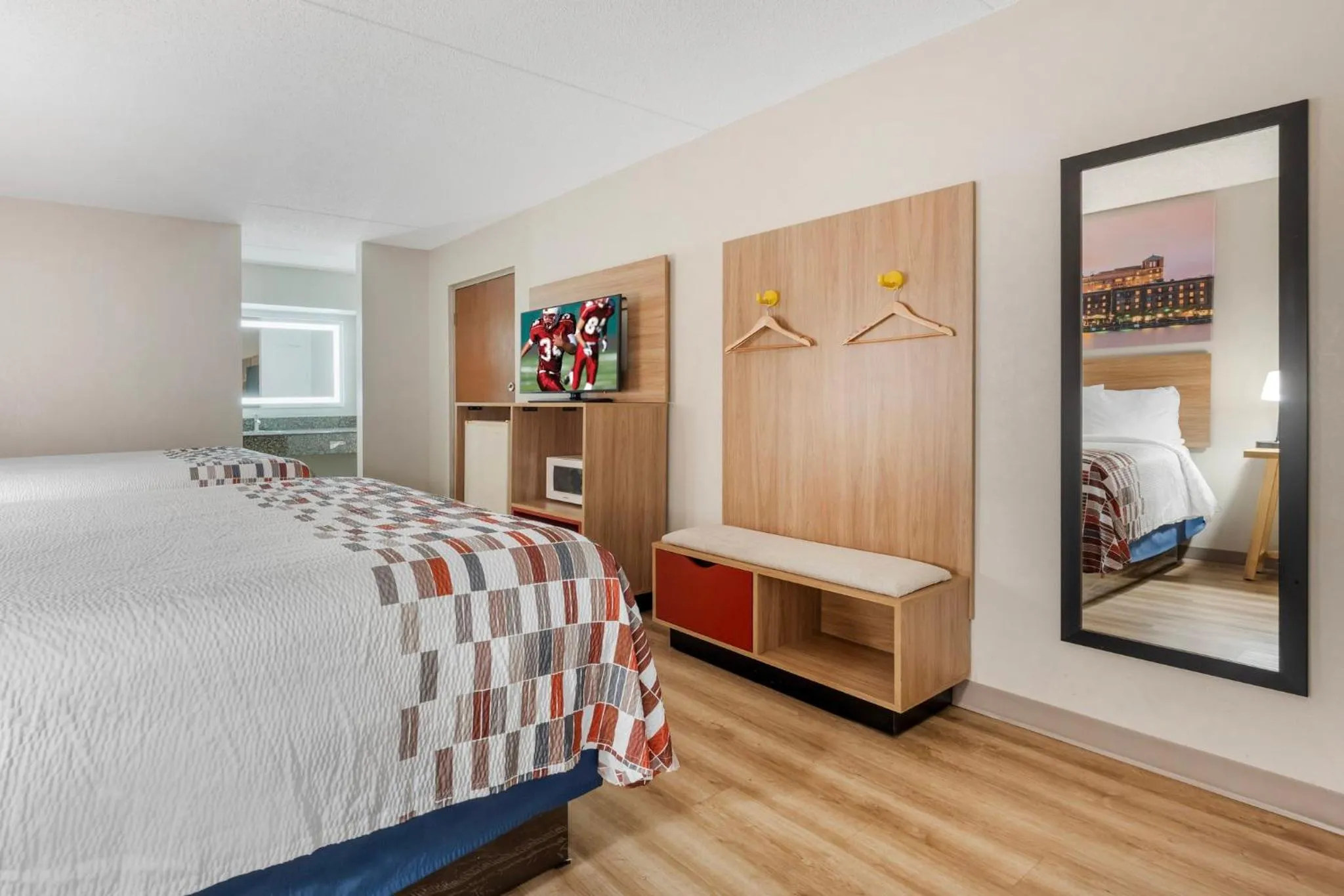 Photo of the whole room, Bed in Days Inn by Wyndham Franklin Nashville