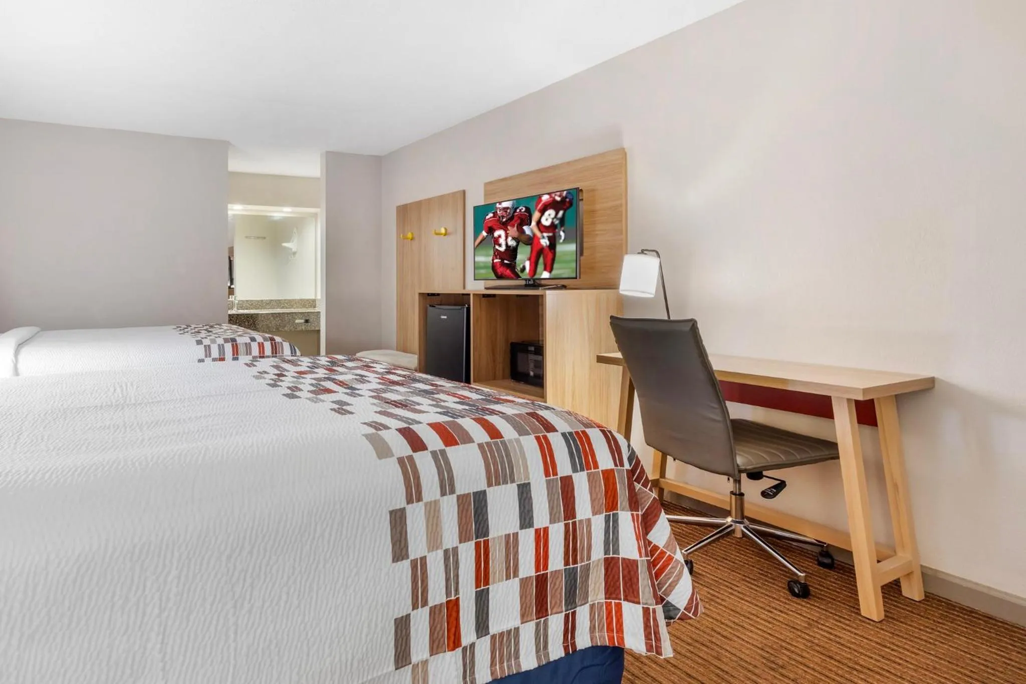 Photo of the whole room, Bed in Days Inn by Wyndham Franklin Nashville