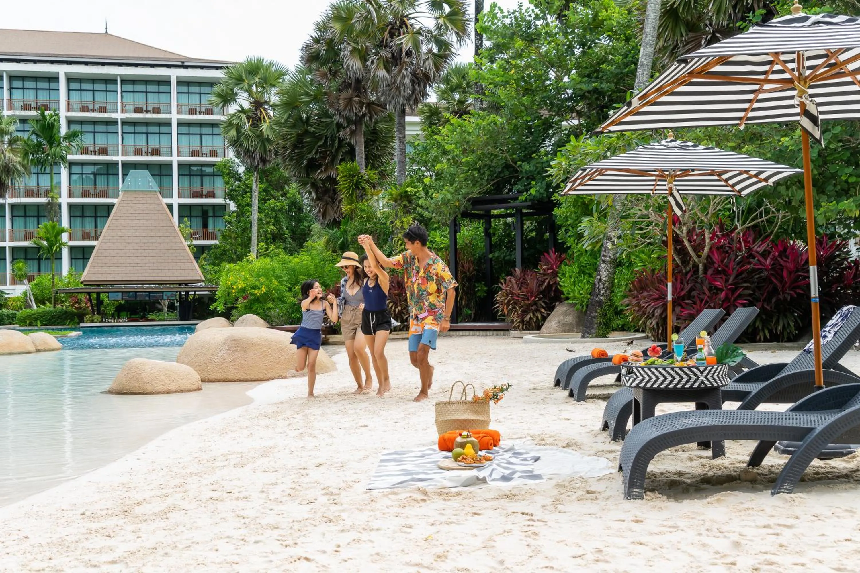 Naithonburi Beach Resort - SHA Extra Plus