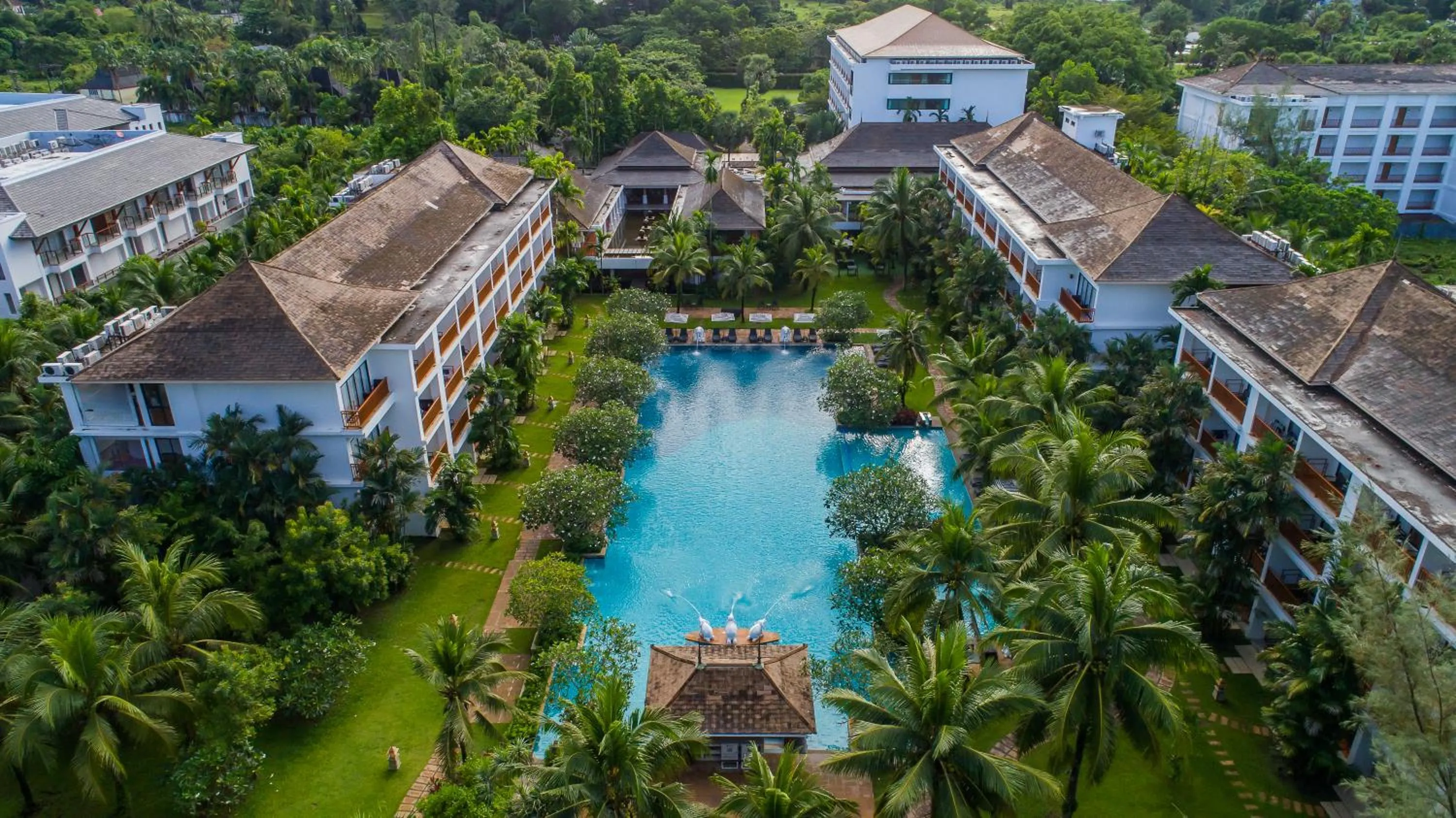 Naithonburi Beach Resort - SHA Extra Plus