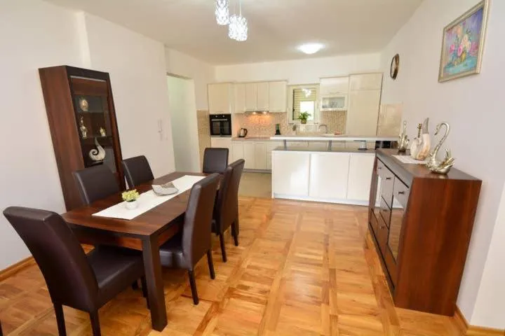 Coffee/tea facilities in Belveder Apartments