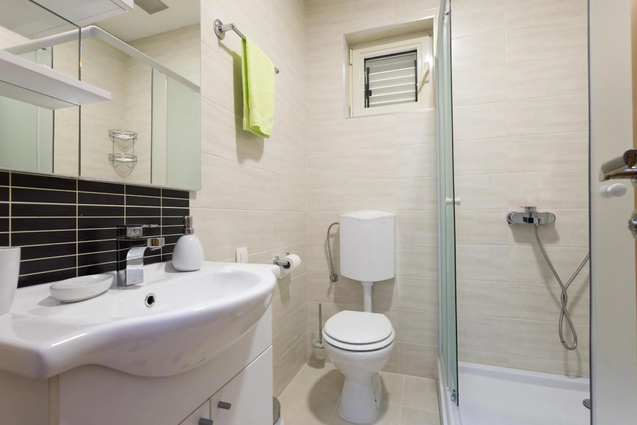Shower in Belveder Apartments