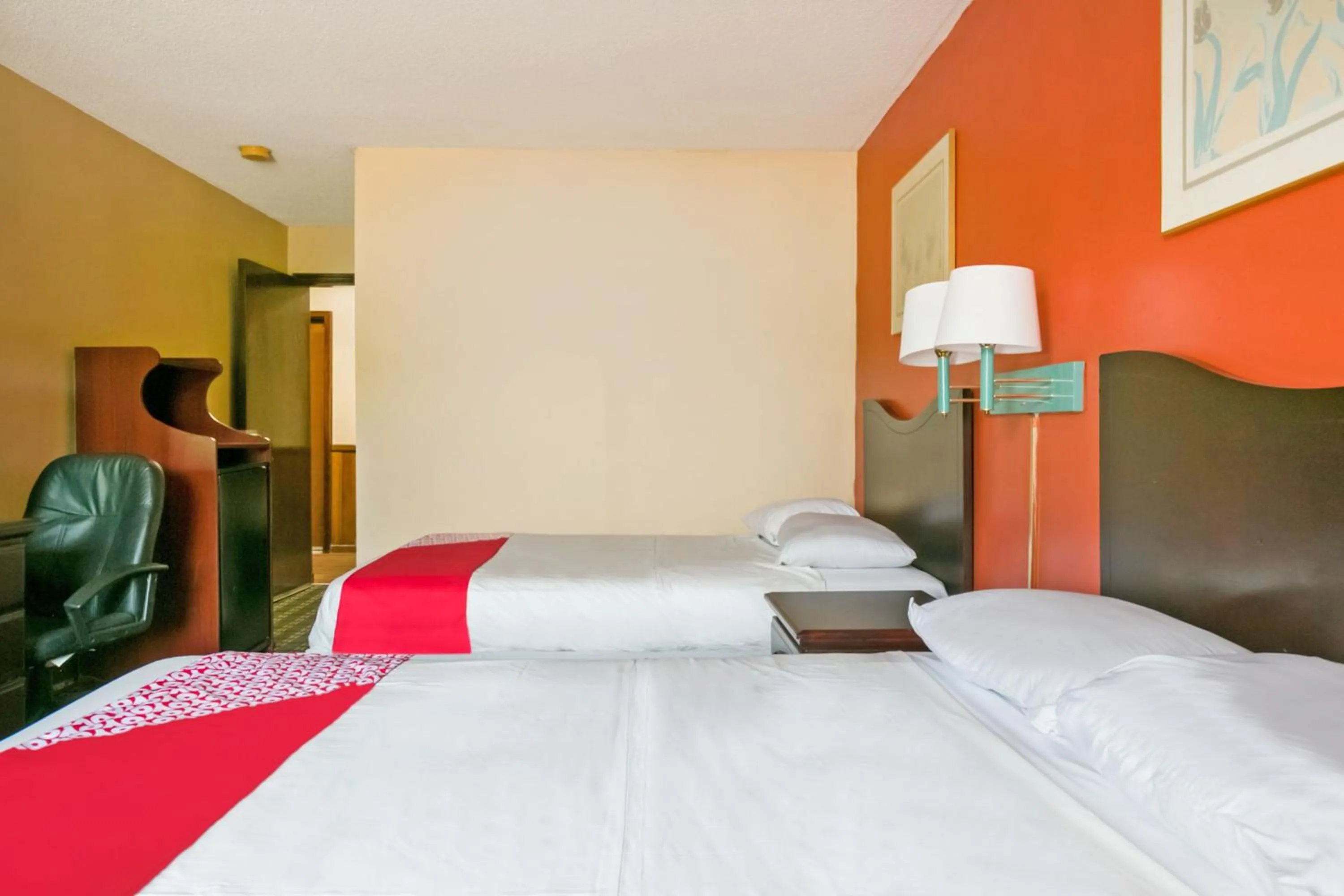 Bedroom in Raceway Inn Darlington By OYO