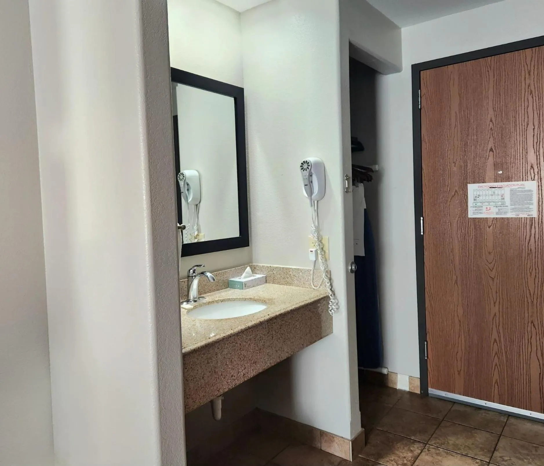 Bathroom in Days Inn by Wyndham Baton Rouge I-10