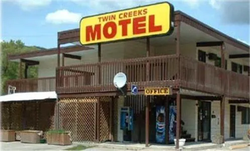 Property building in Twin Creeks Motel