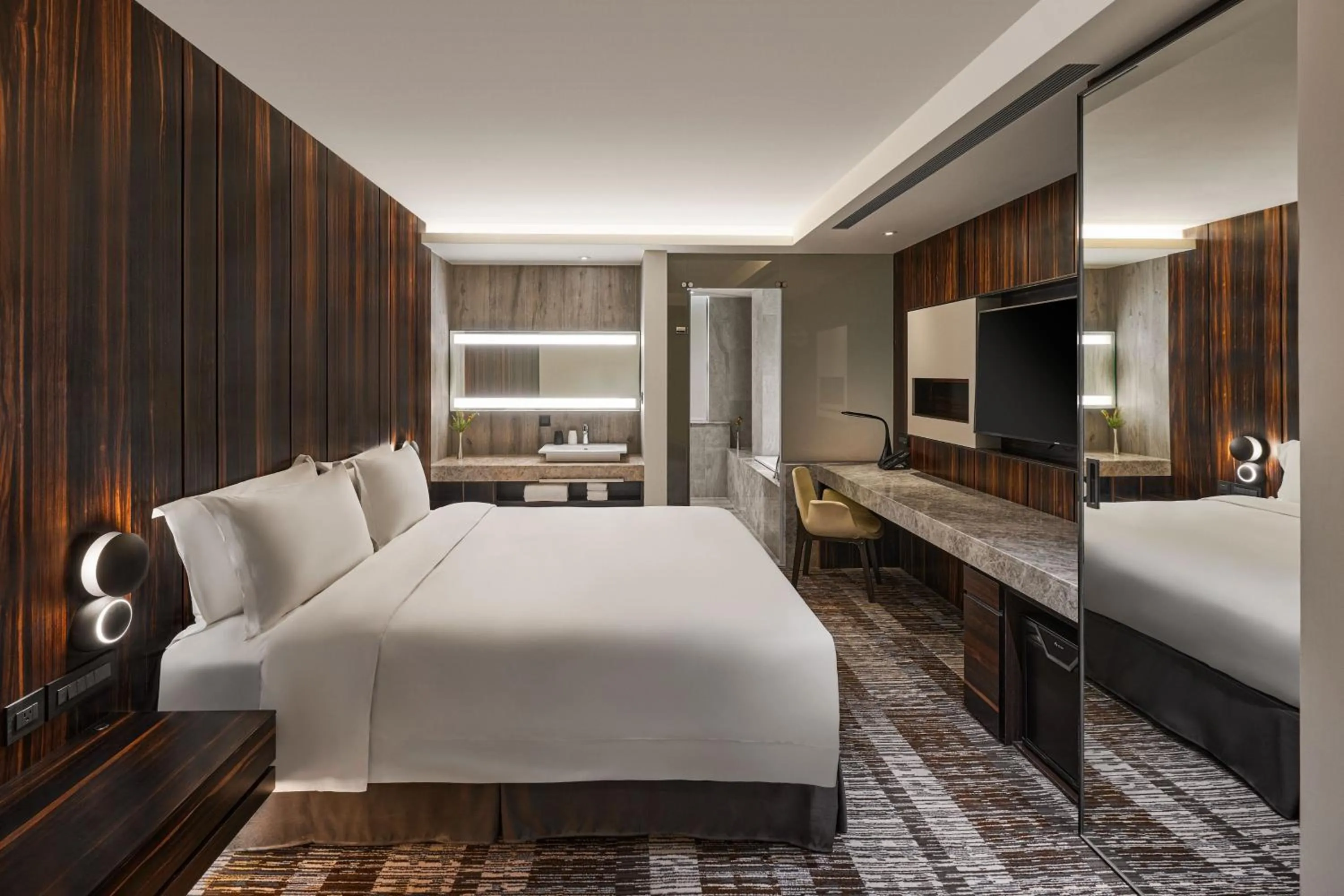 Photo of the whole room, Bed in Suz & Catorze Taipei, a Tribute Portfolio Hotel