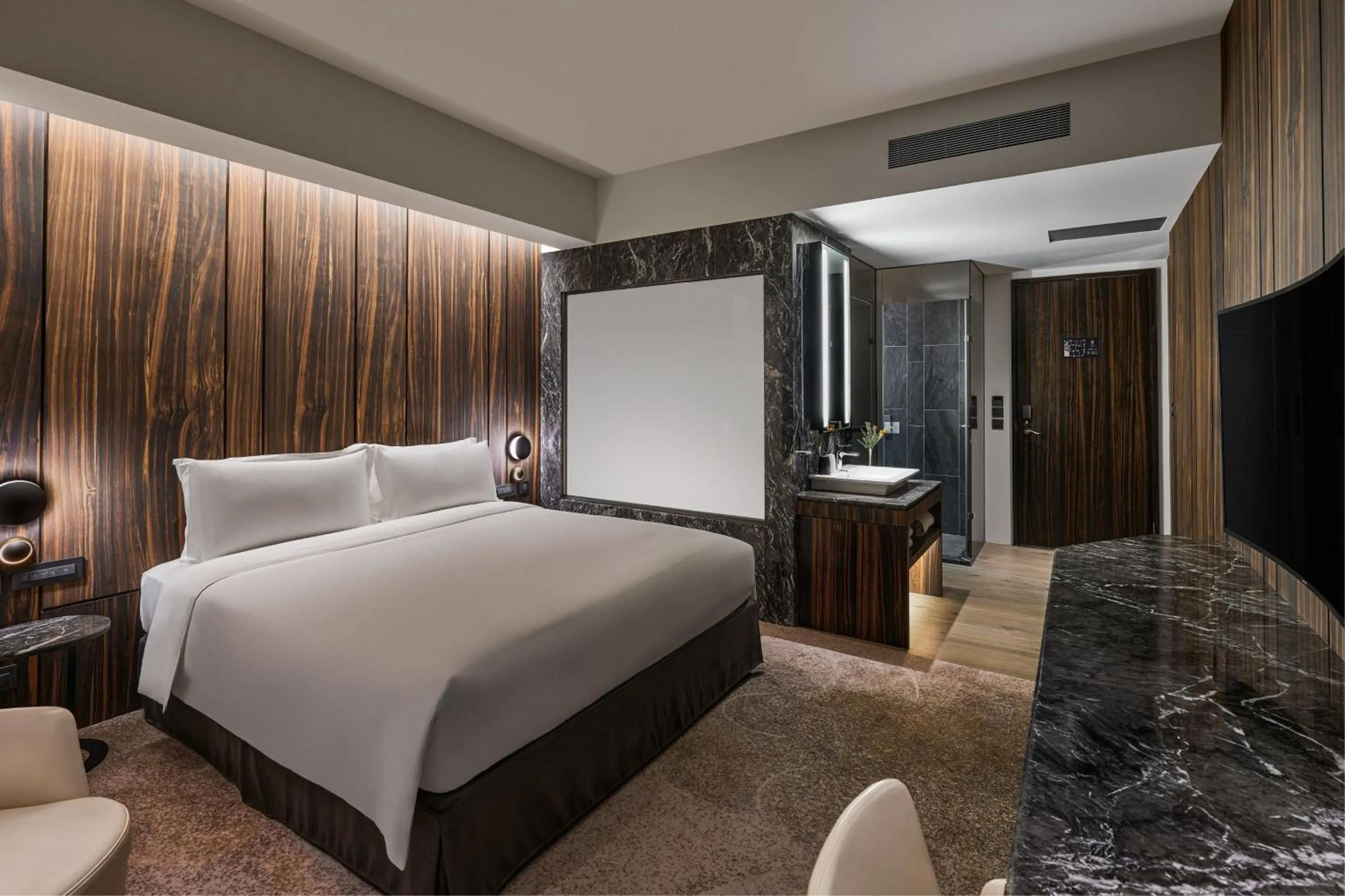 Photo of the whole room, Bed in Suz & Catorze Taipei, a Tribute Portfolio Hotel