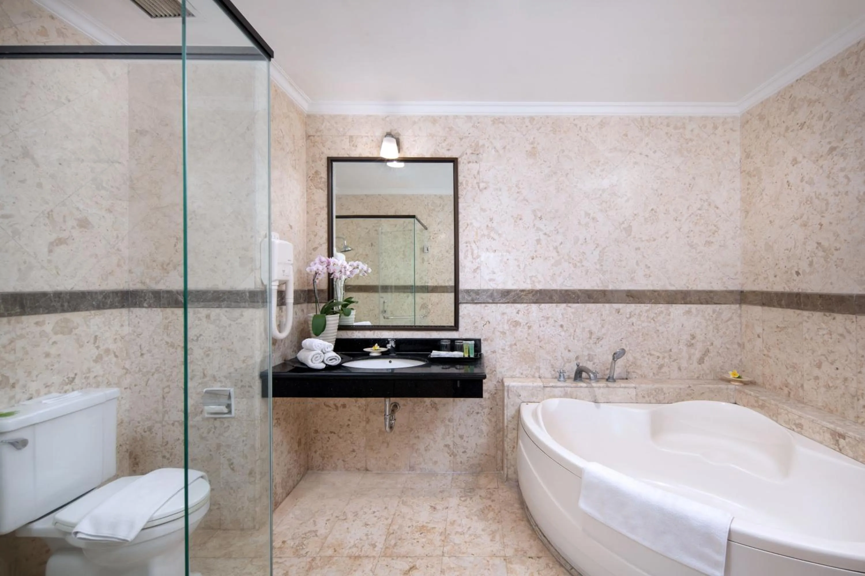 Bathroom in Royal Hotel and Villa Batu