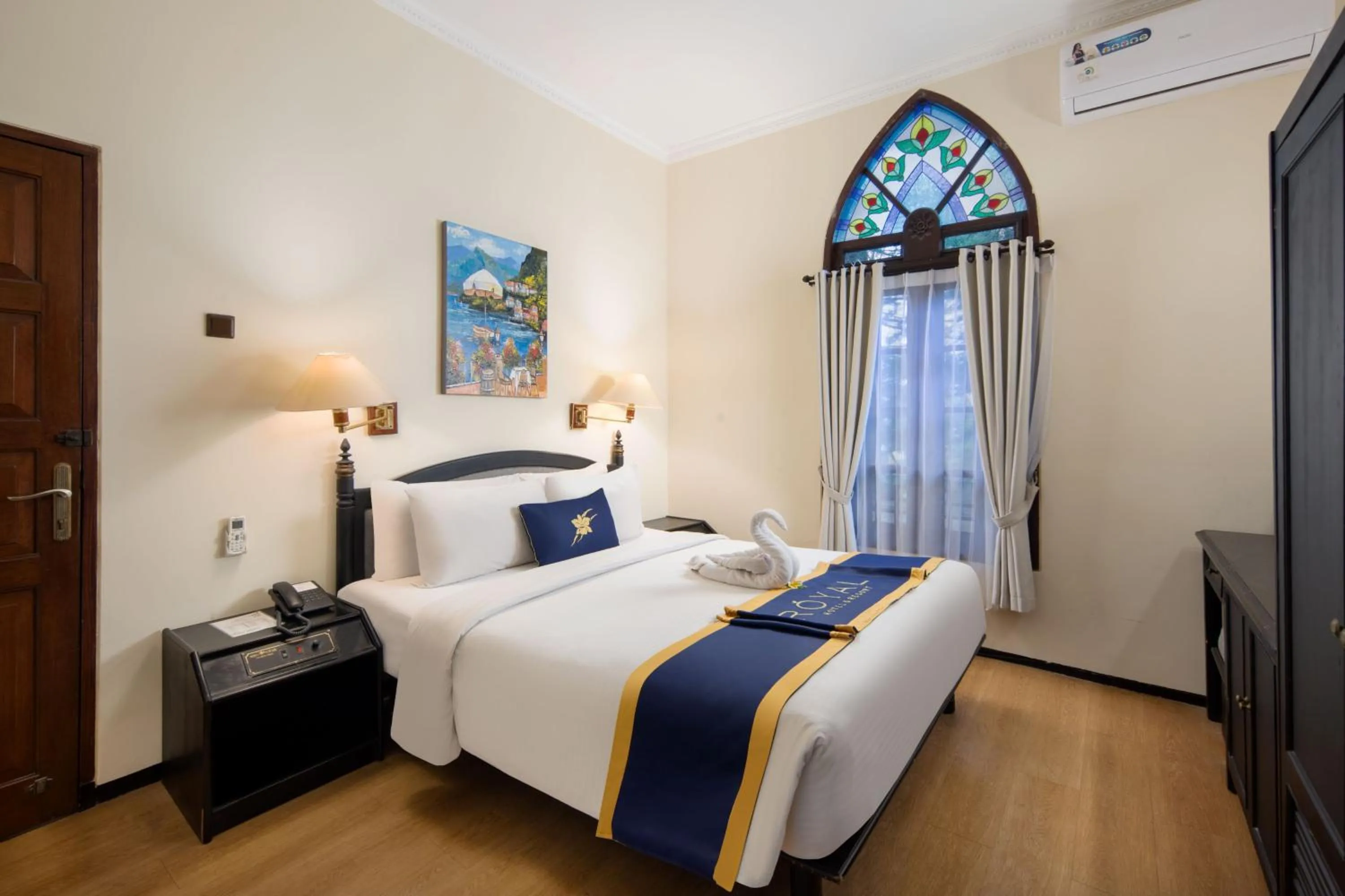 Bedroom, Bed in Royal Hotel and Villa Batu