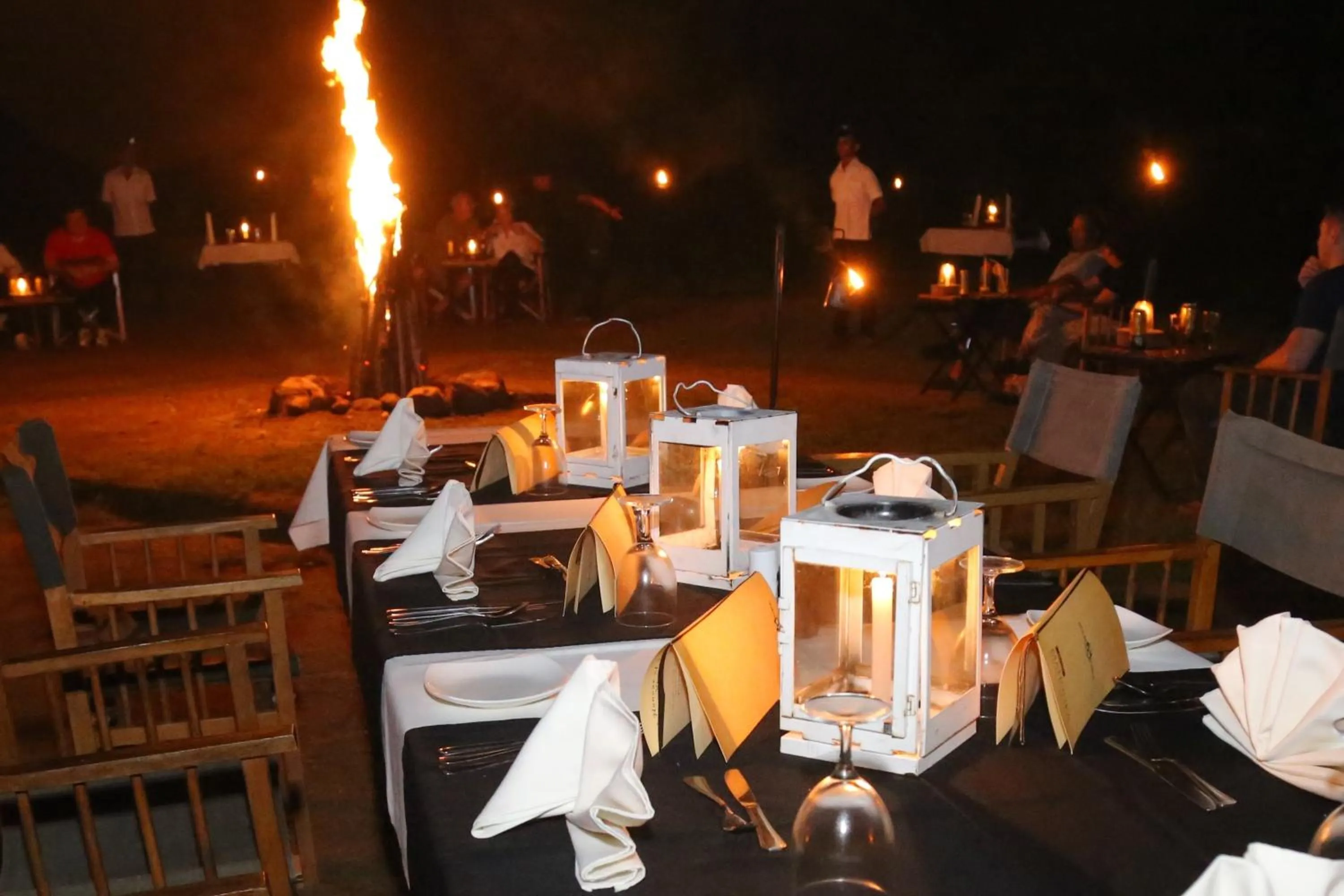 Food and drinks in Mahoora - Yala by Eco Team