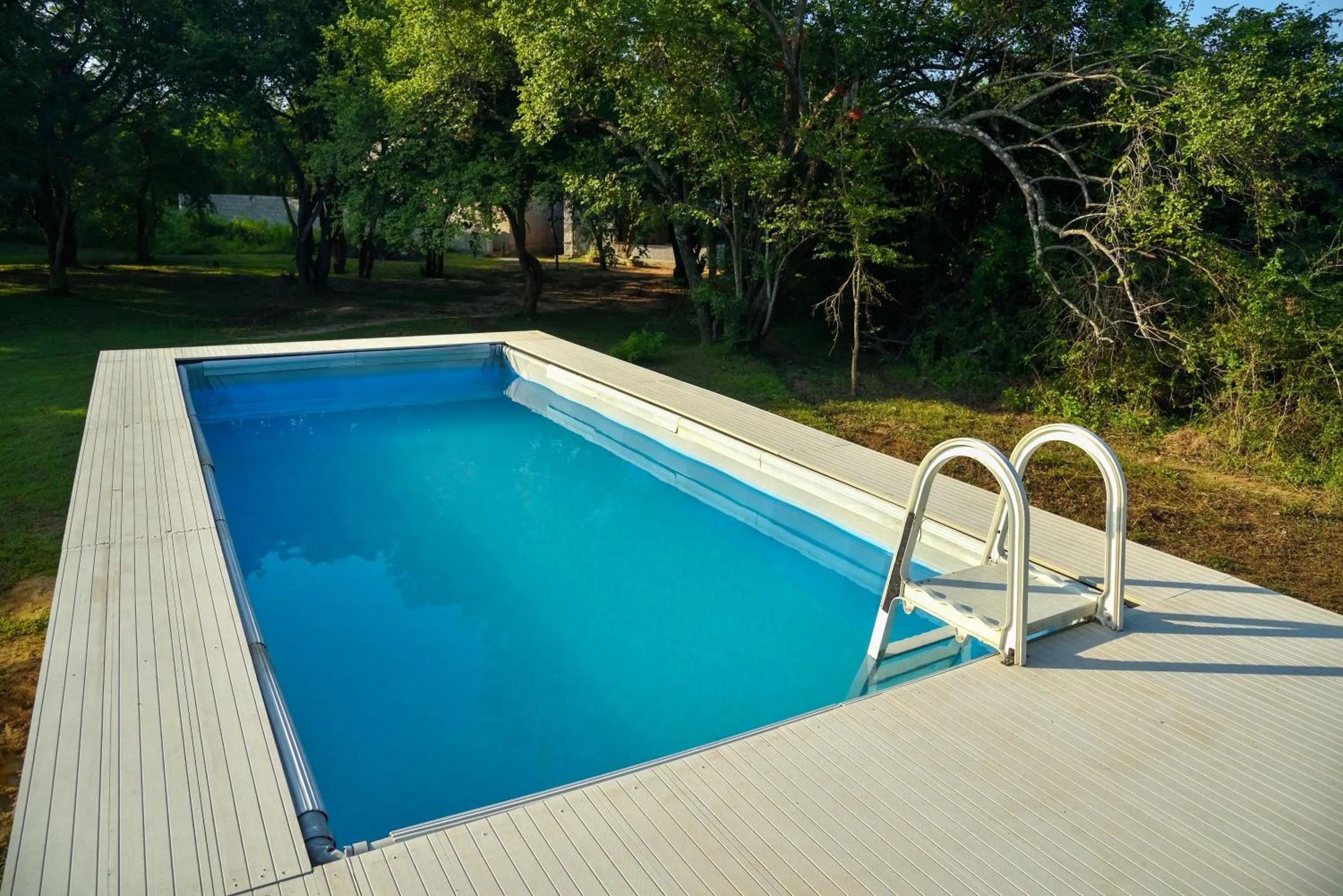 Swimming pool in Mahoora - Yala by Eco Team