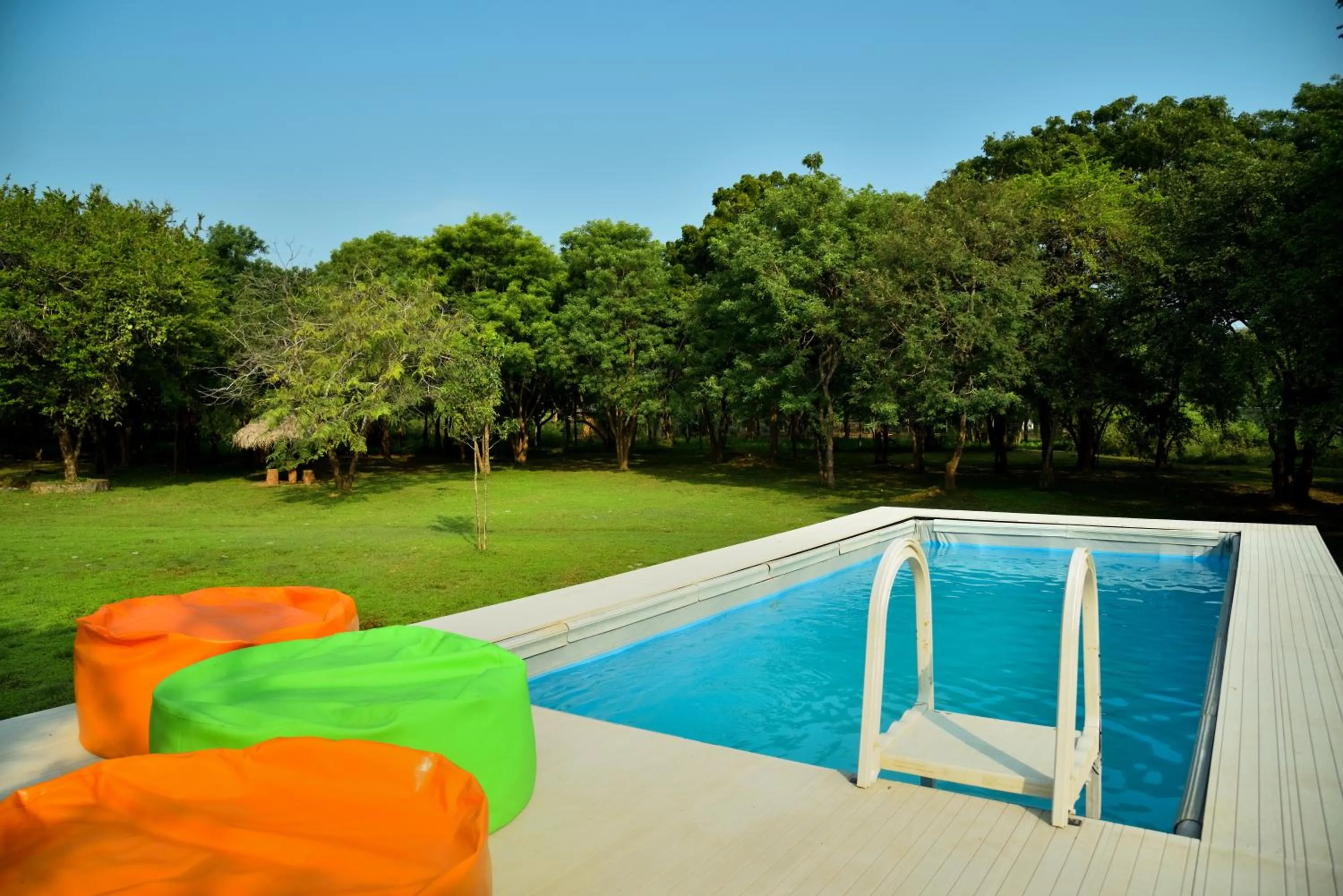 Swimming pool in Mahoora - Yala by Eco Team