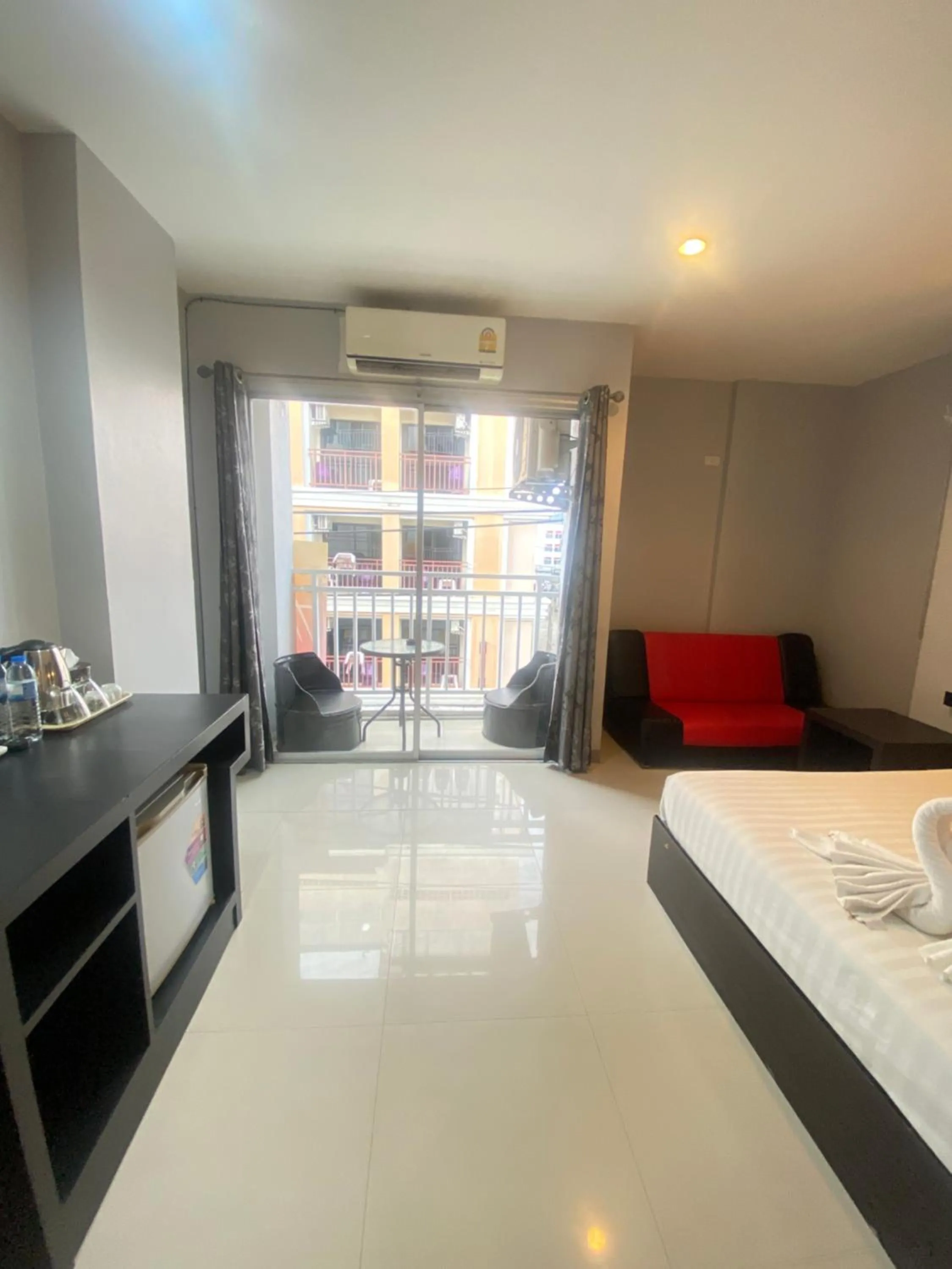 Restaurant/places to eat, Bed in Holiday Home Patong