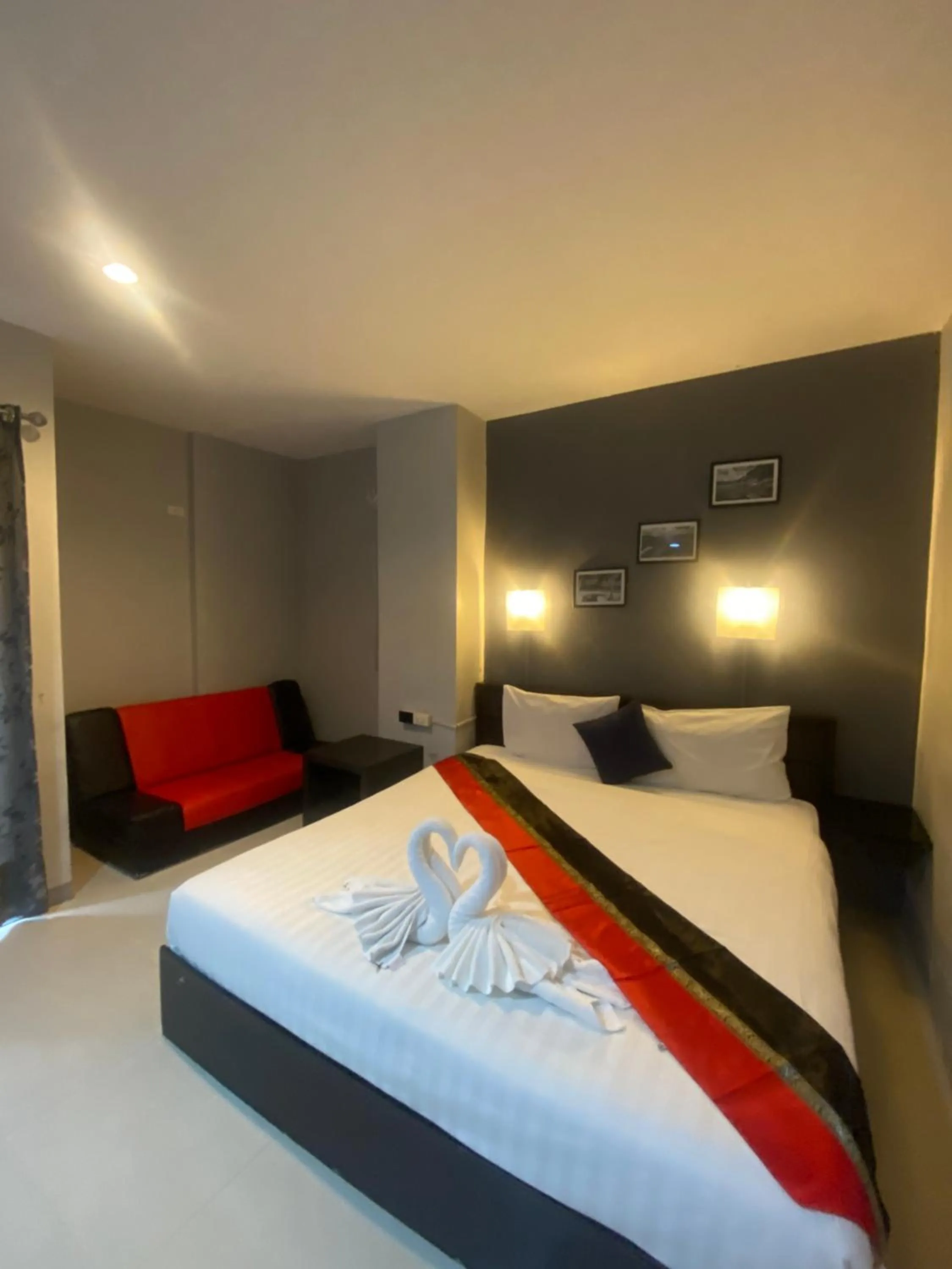 Restaurant/places to eat, Bed in Holiday Home Patong