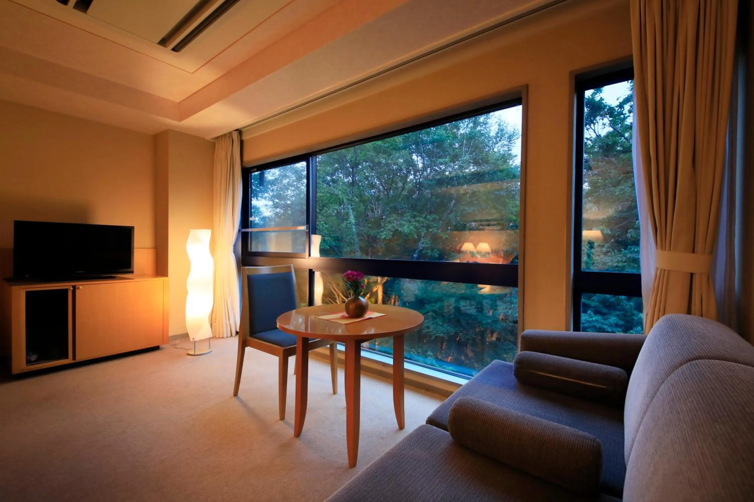 Night in Hotel Shikisai